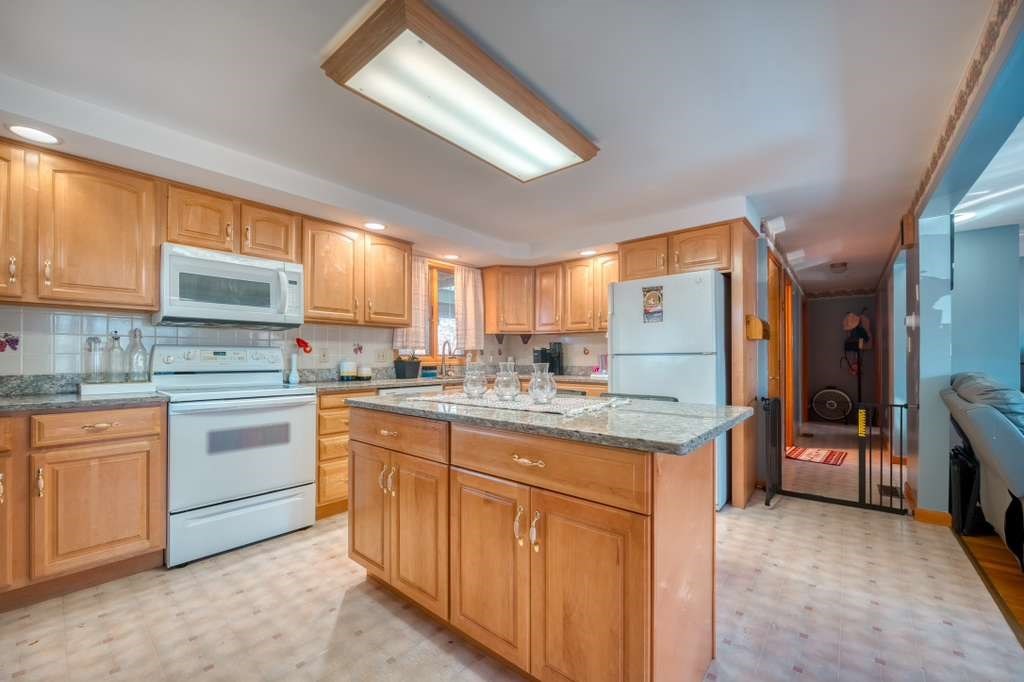 14 D St, Dracut, MA 01826 - Image 35