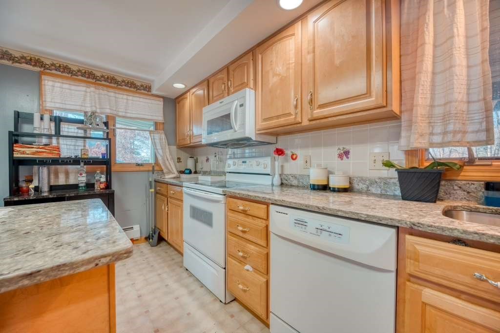 14 D St, Dracut, MA 01826 - Image 37