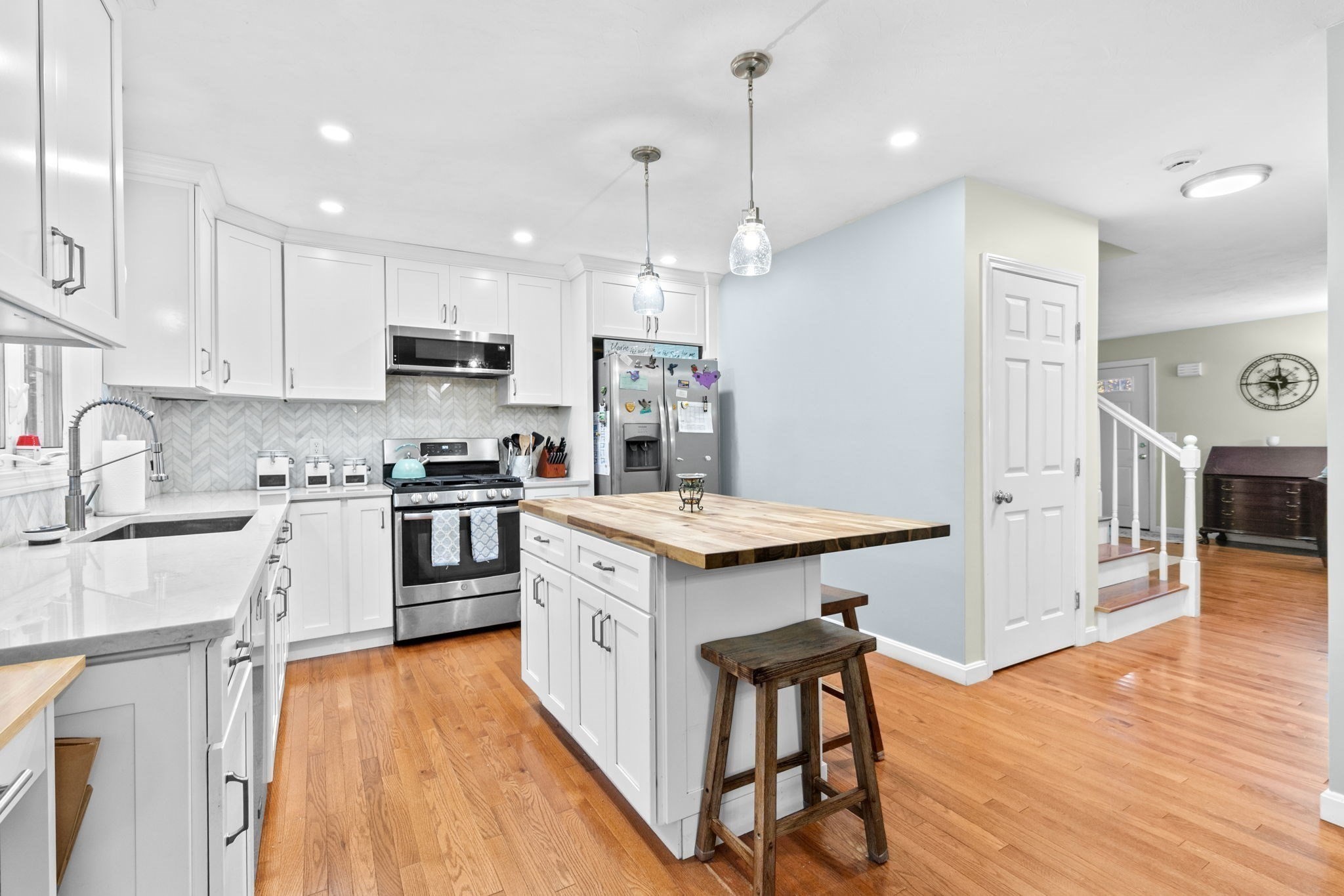 38 Hawley Ave, Plymouth, MA 02360