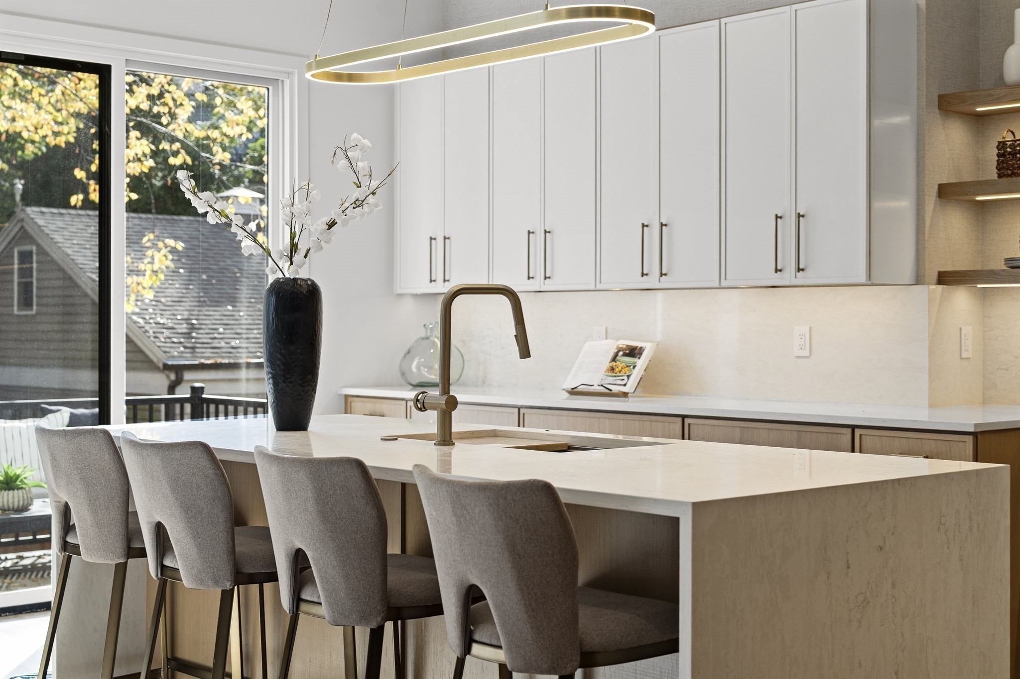 161 Cushing St, Cambridge, MA 02145