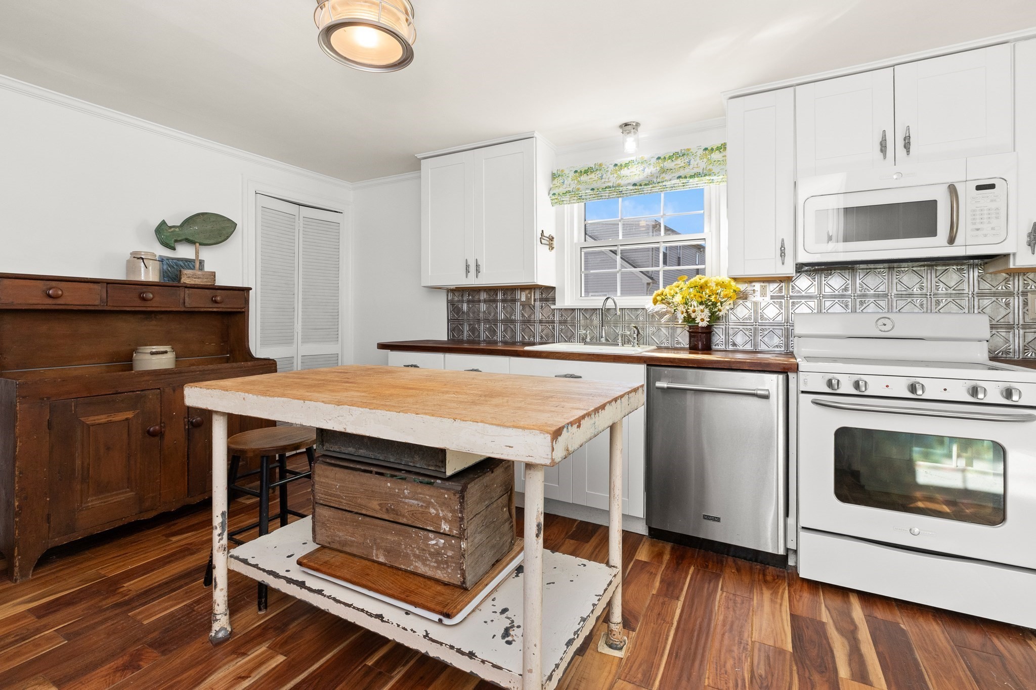 18 Conant St, Beverly, MA 01915 - Image 5