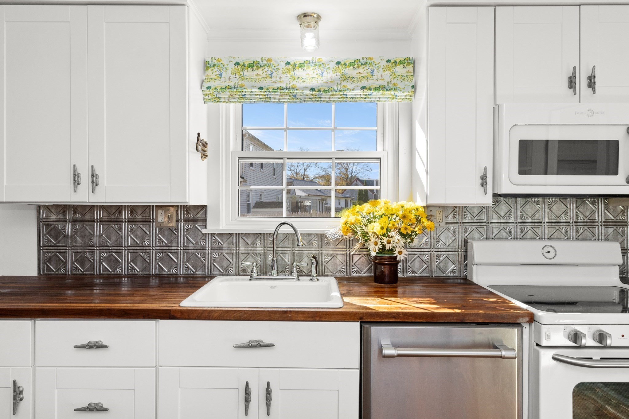 18 Conant St, Beverly, MA 01915 - Image 6