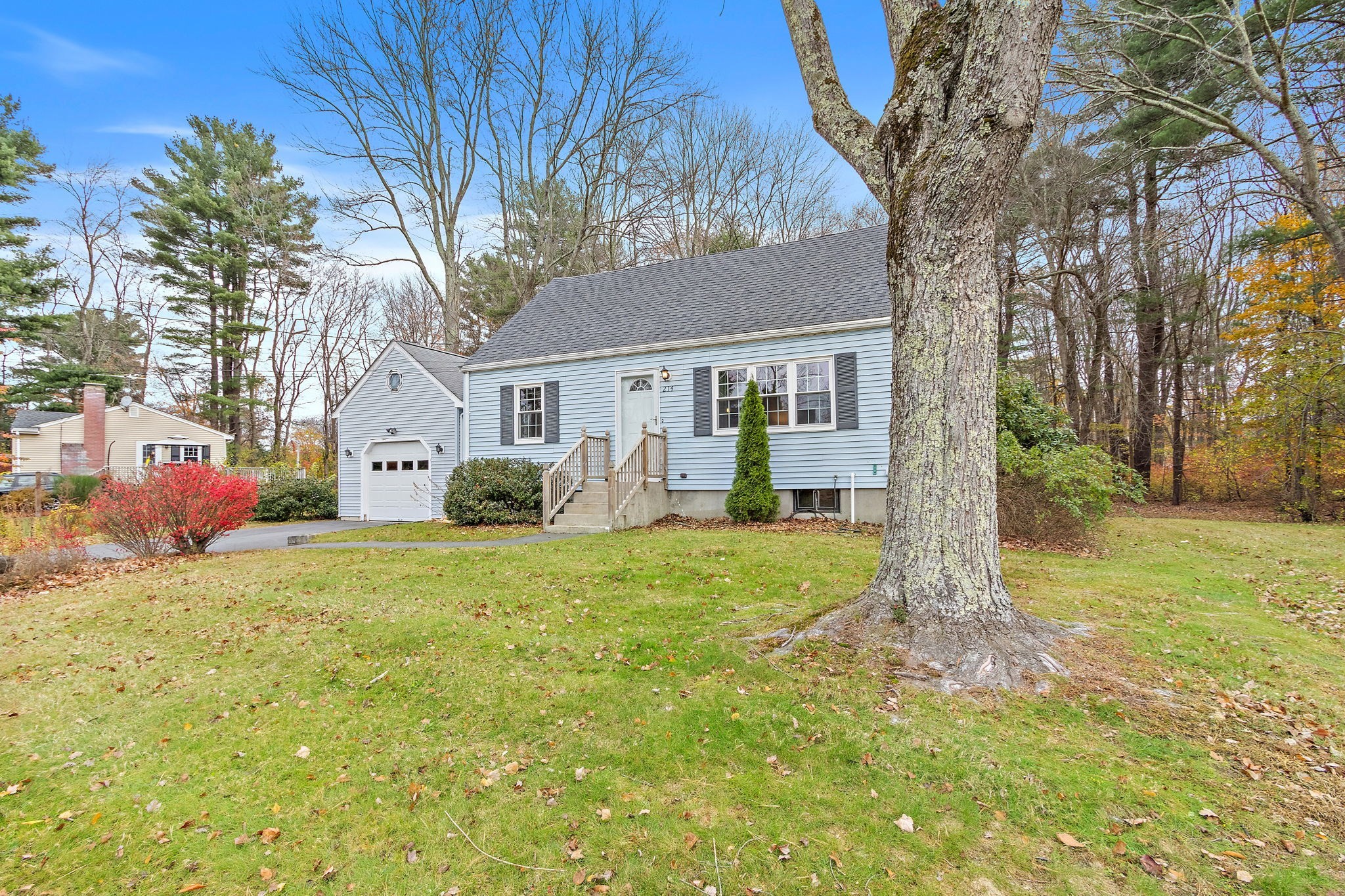 214 Conlyn Ave, Franklin, MA 02038