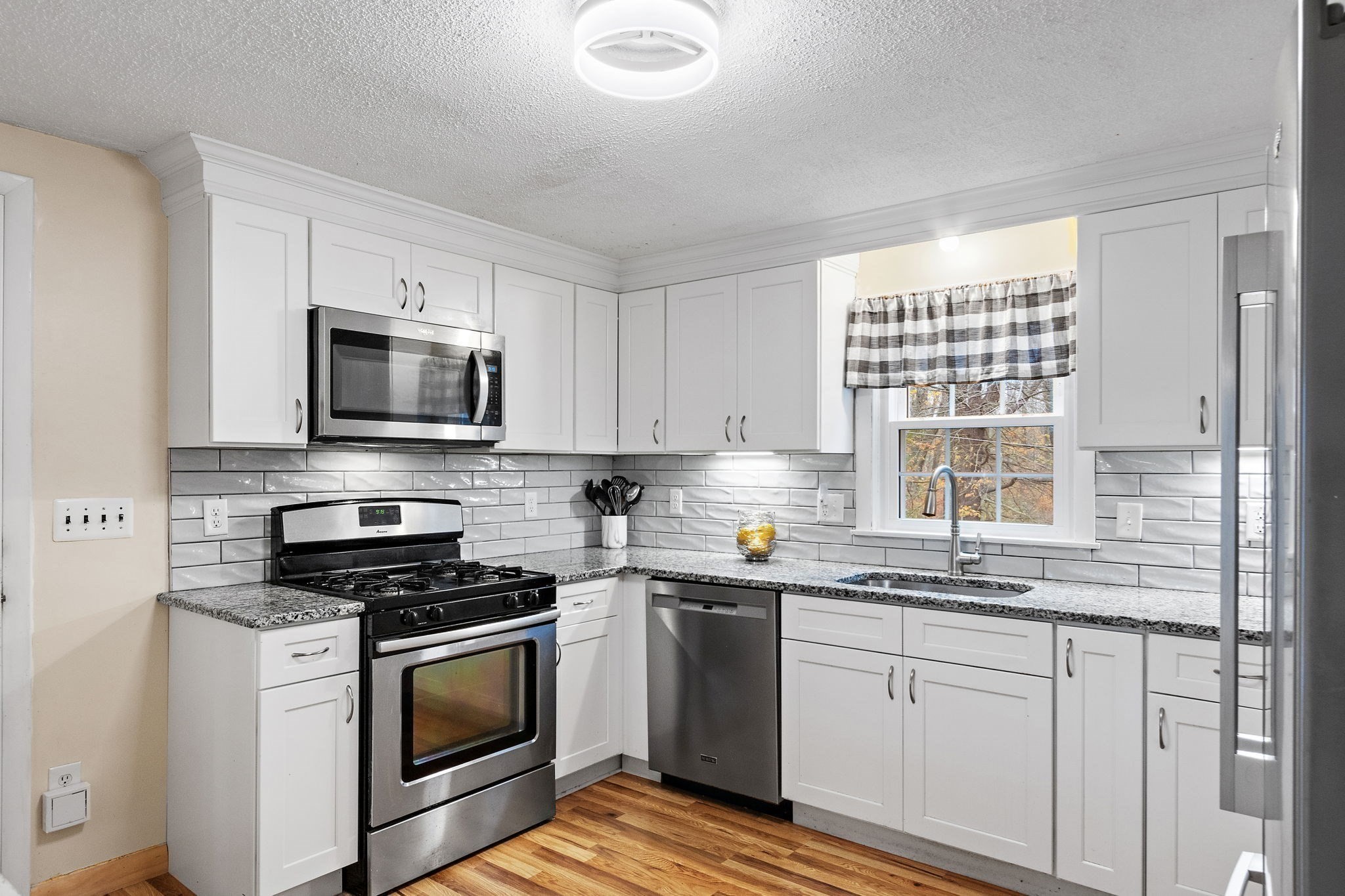 214 Conlyn Ave, Franklin, MA 02038 - Image 11