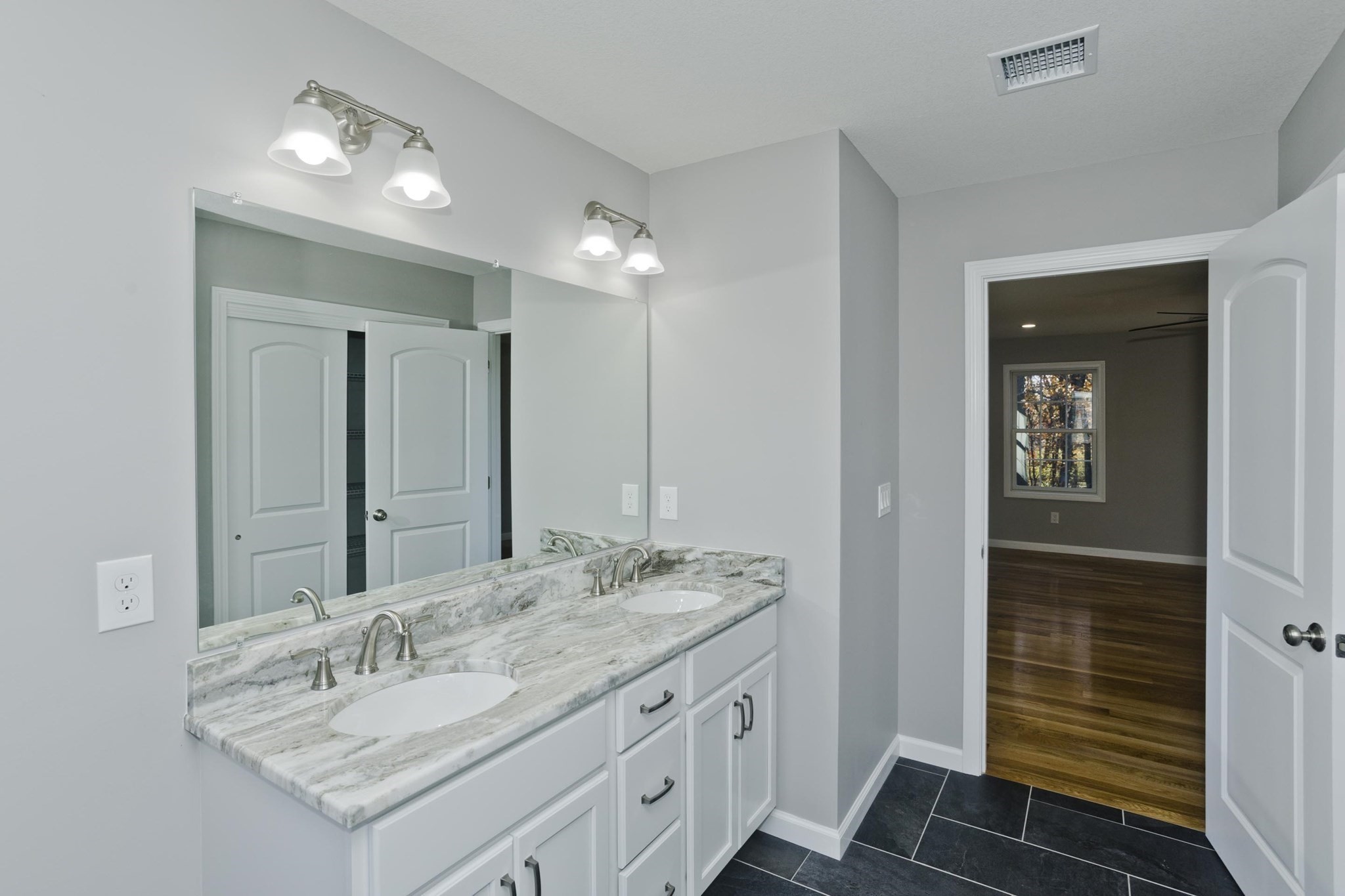 42 Loopley, Ludlow, MA 01056 - Image 32