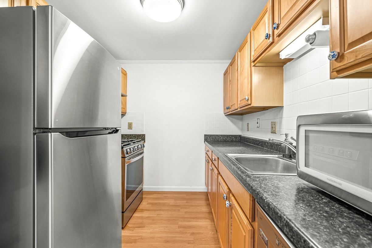6 Greenbriar Dr Unit 110, North Reading, MA 01864 - Image 2