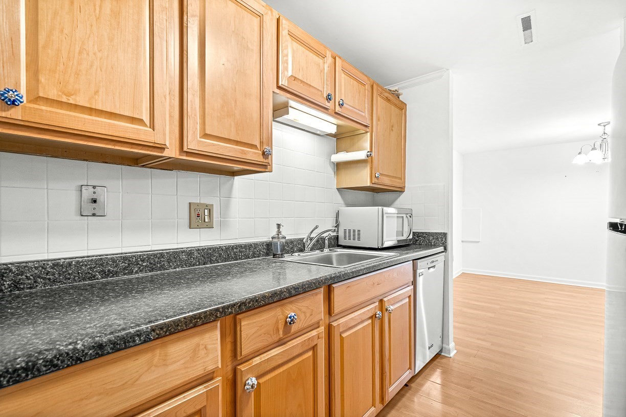 6 Greenbriar Dr Unit 110, North Reading, MA 01864 - Image 4