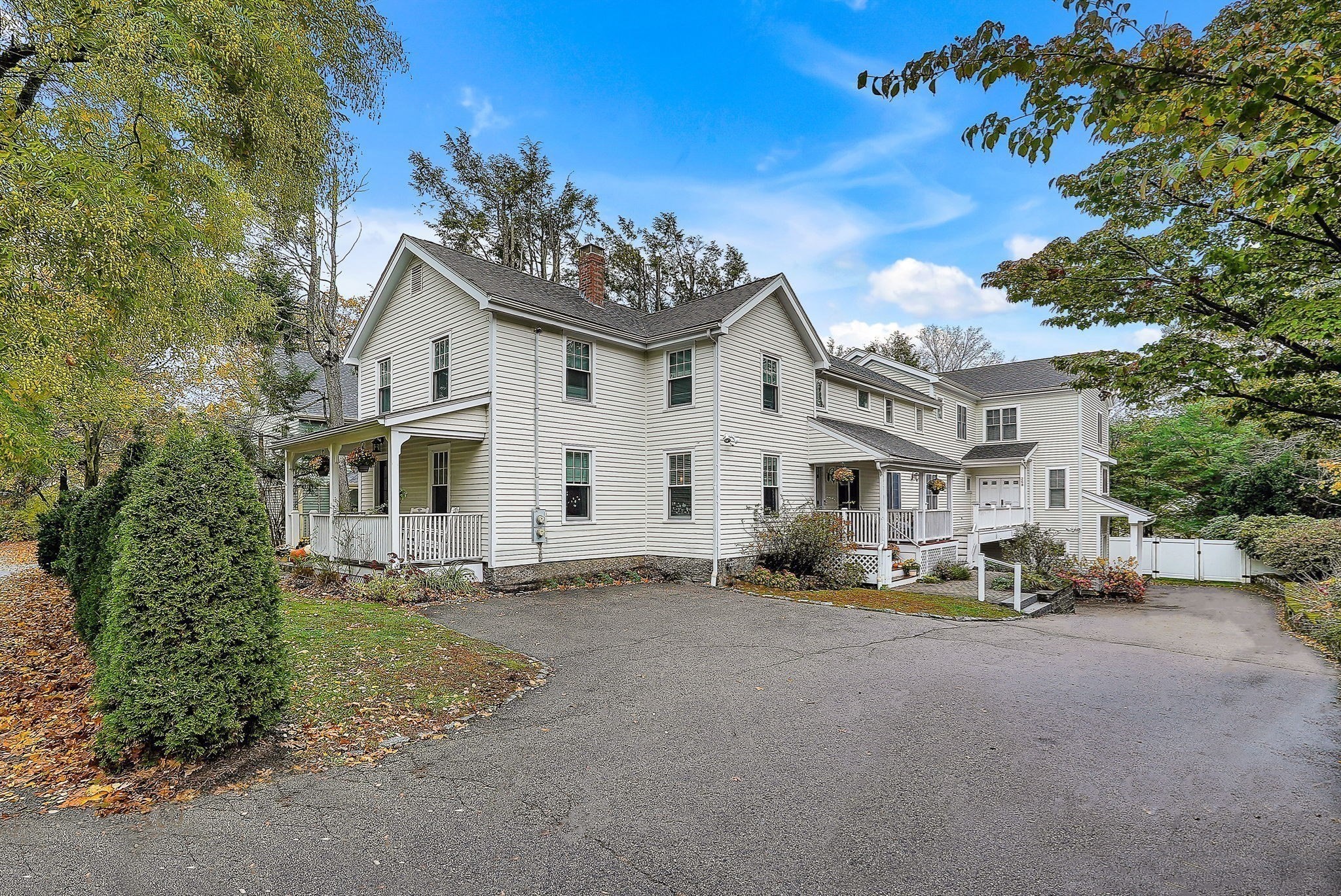 266 Langley Rd Unit 1, Newton, MA 02459