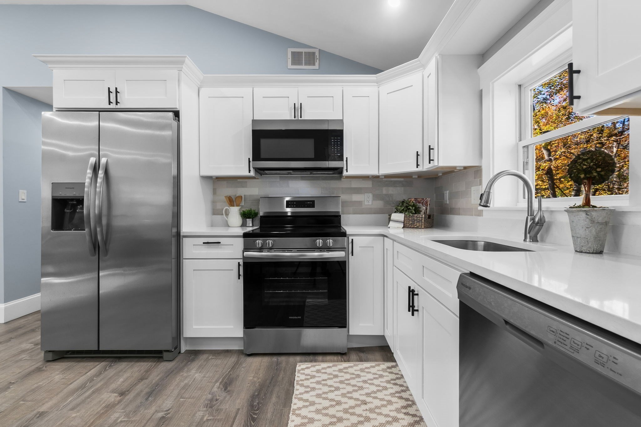 106 Hull St, Beverly, MA 01915 - Image 2