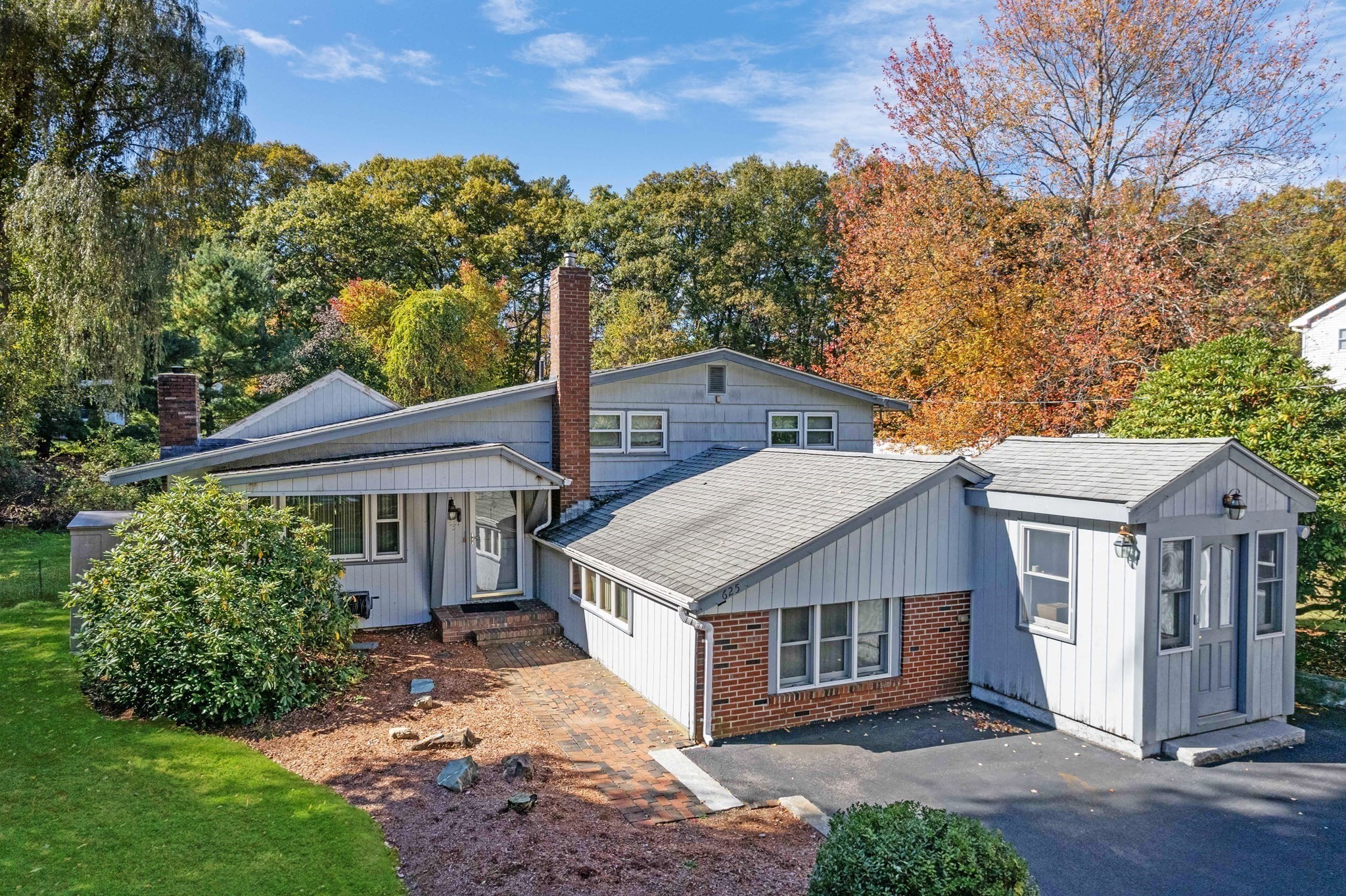 625 Norfolk St, Holliston, MA 01746