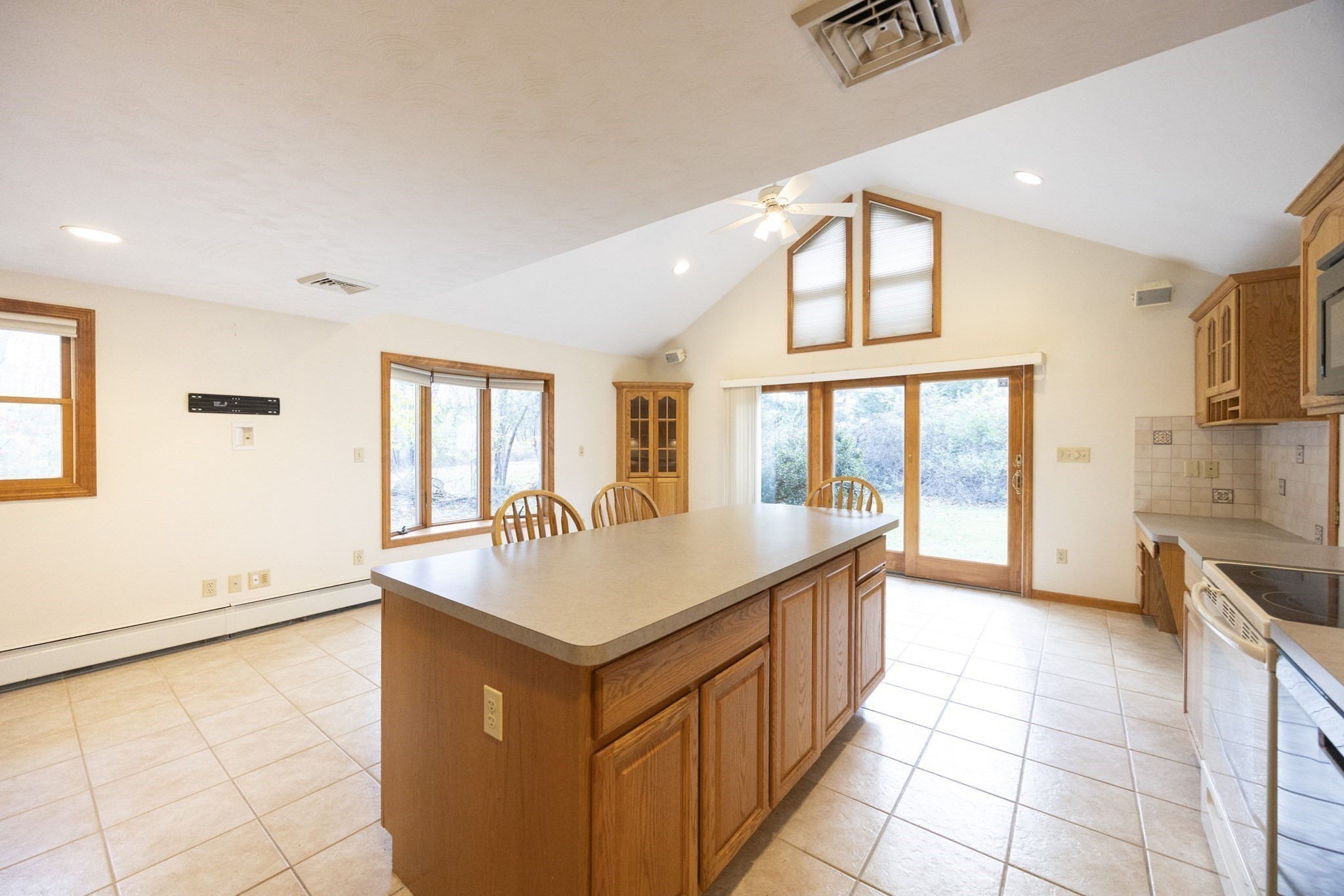 625 Norfolk St, Holliston, MA 01746 - Image 11