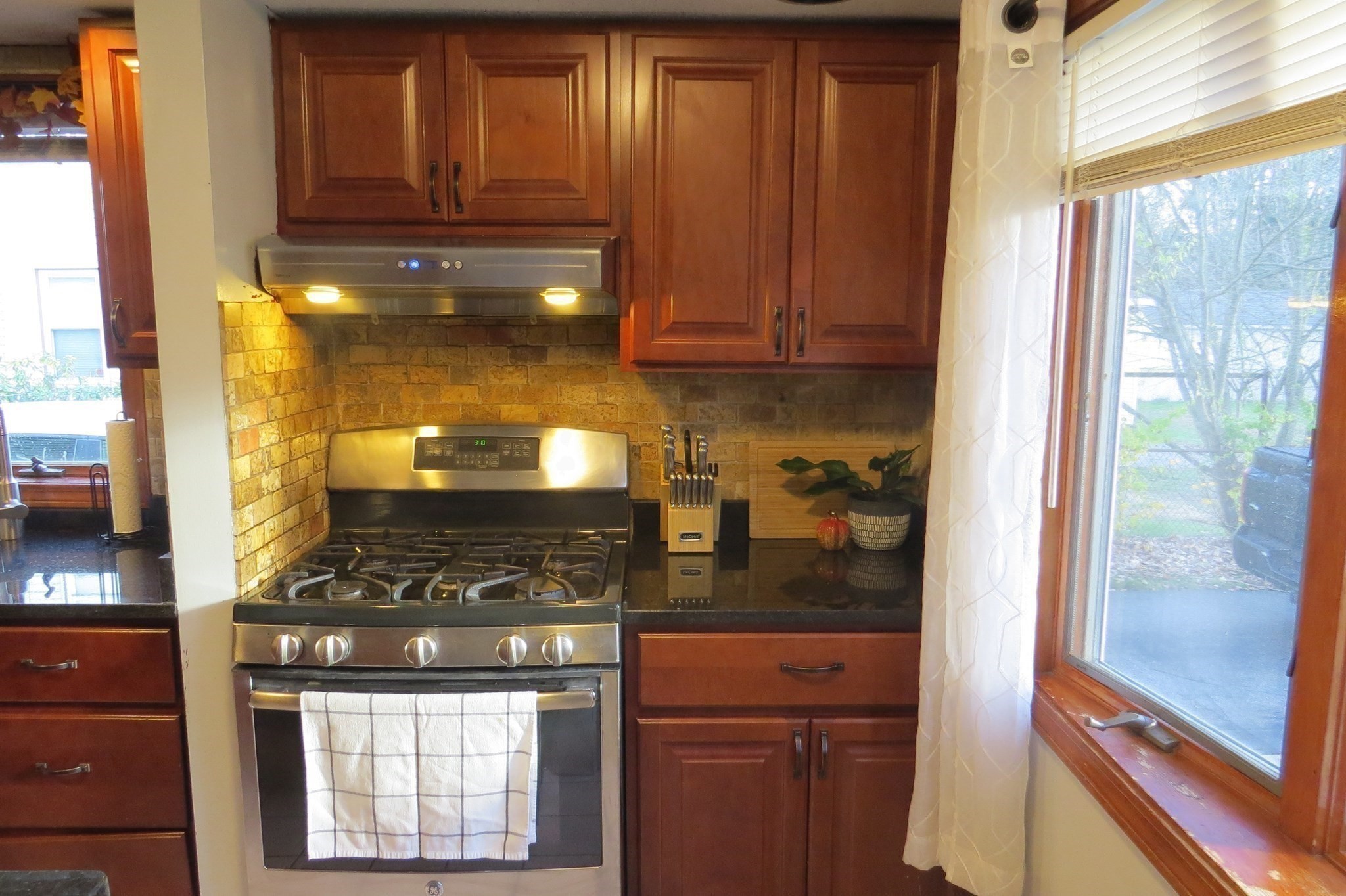 37 Winter St, Taunton, MA 02780 - Image 6