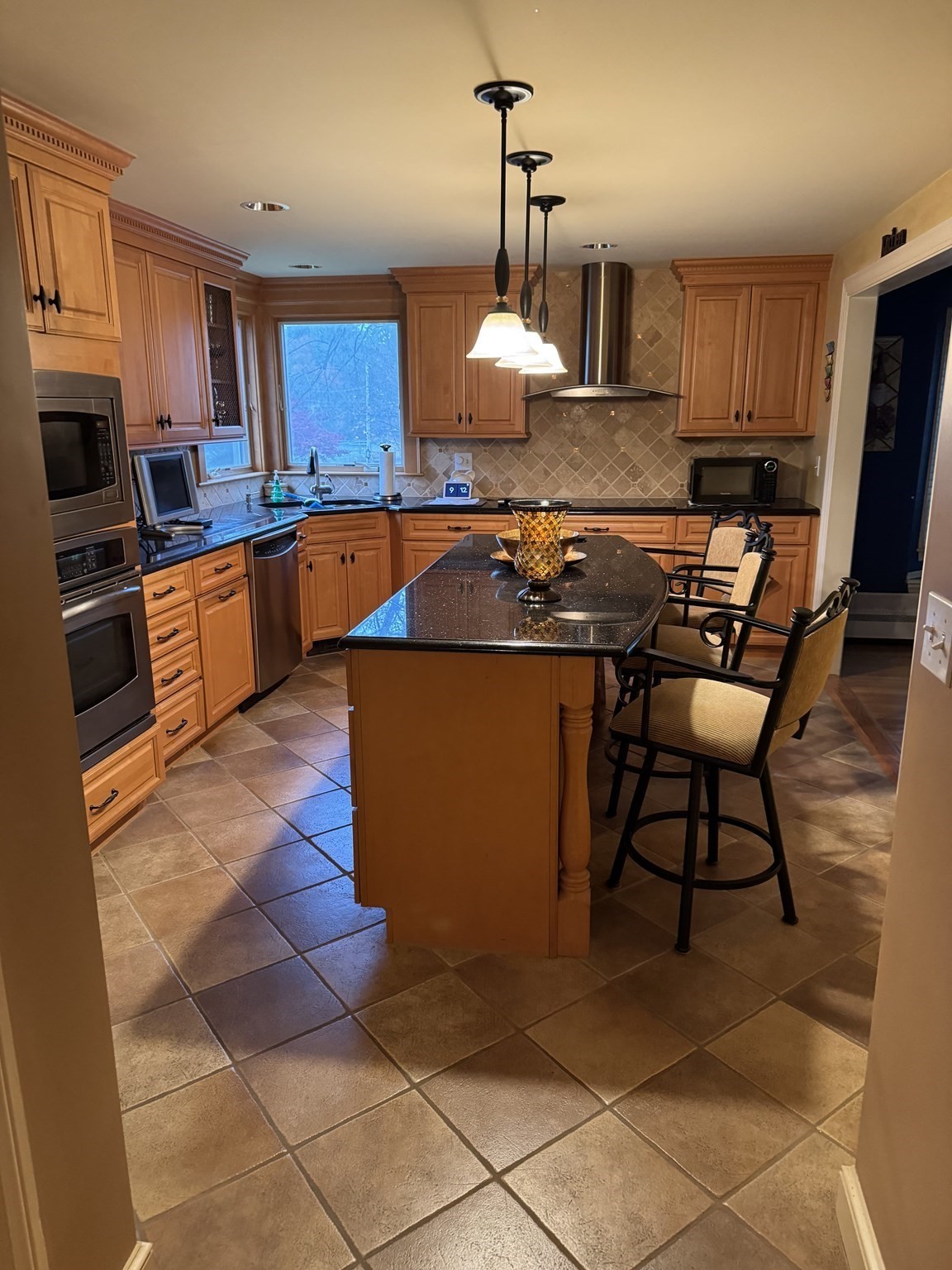 133 Pine Ridge Rd, Reading, MA 01867 - Image 2