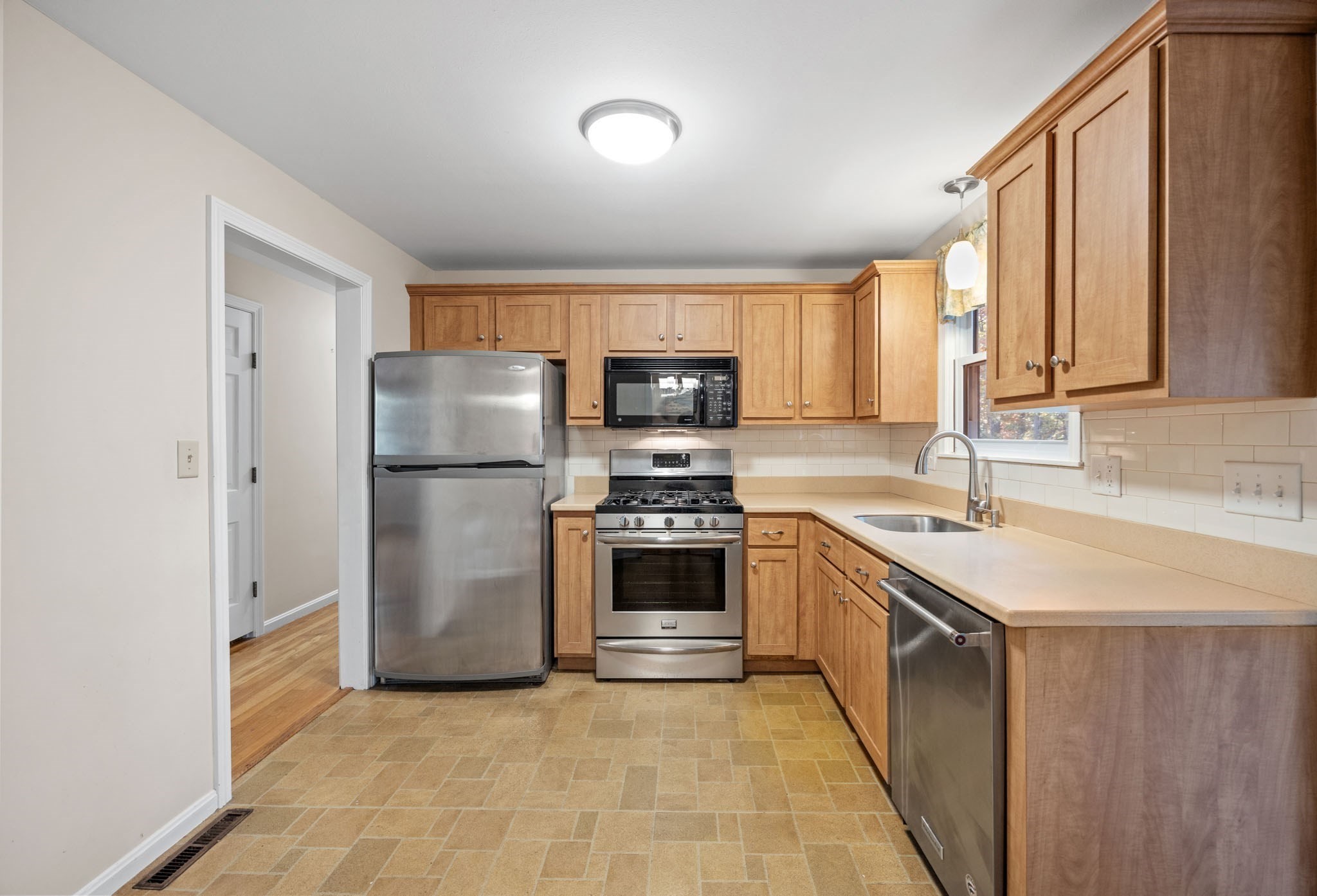 18 Lombard Street, Plymouth, MA 02360 - Image 4
