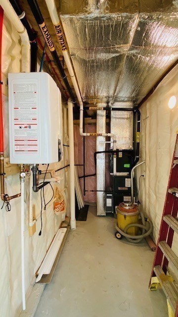 2 Touraine St, Worcester, MA 01604 - Image 29