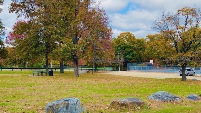 2 Touraine St, Worcester, MA 01604 - Image 31