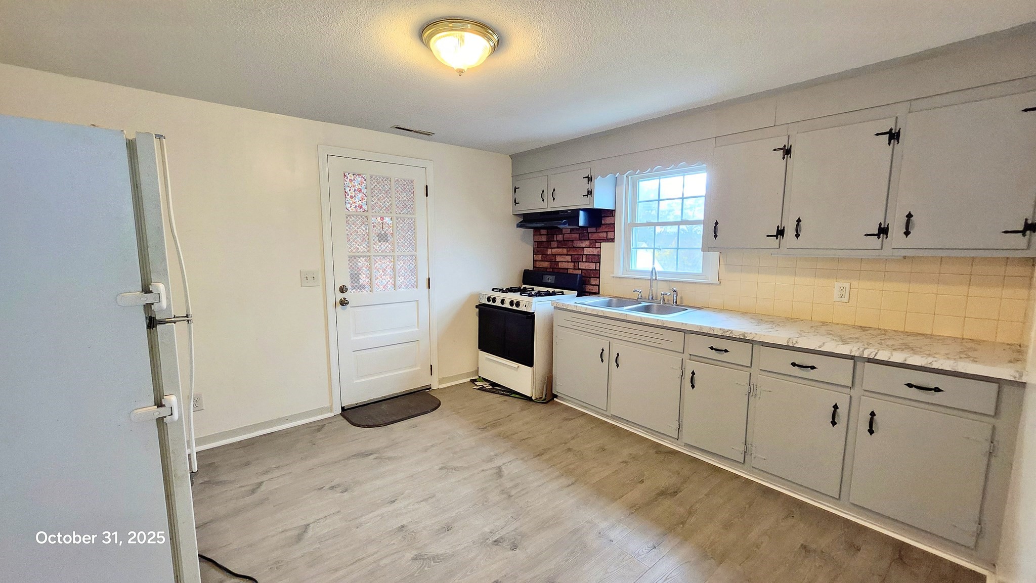 138 W Forest St, Lowell, MA 01851 - Image 21