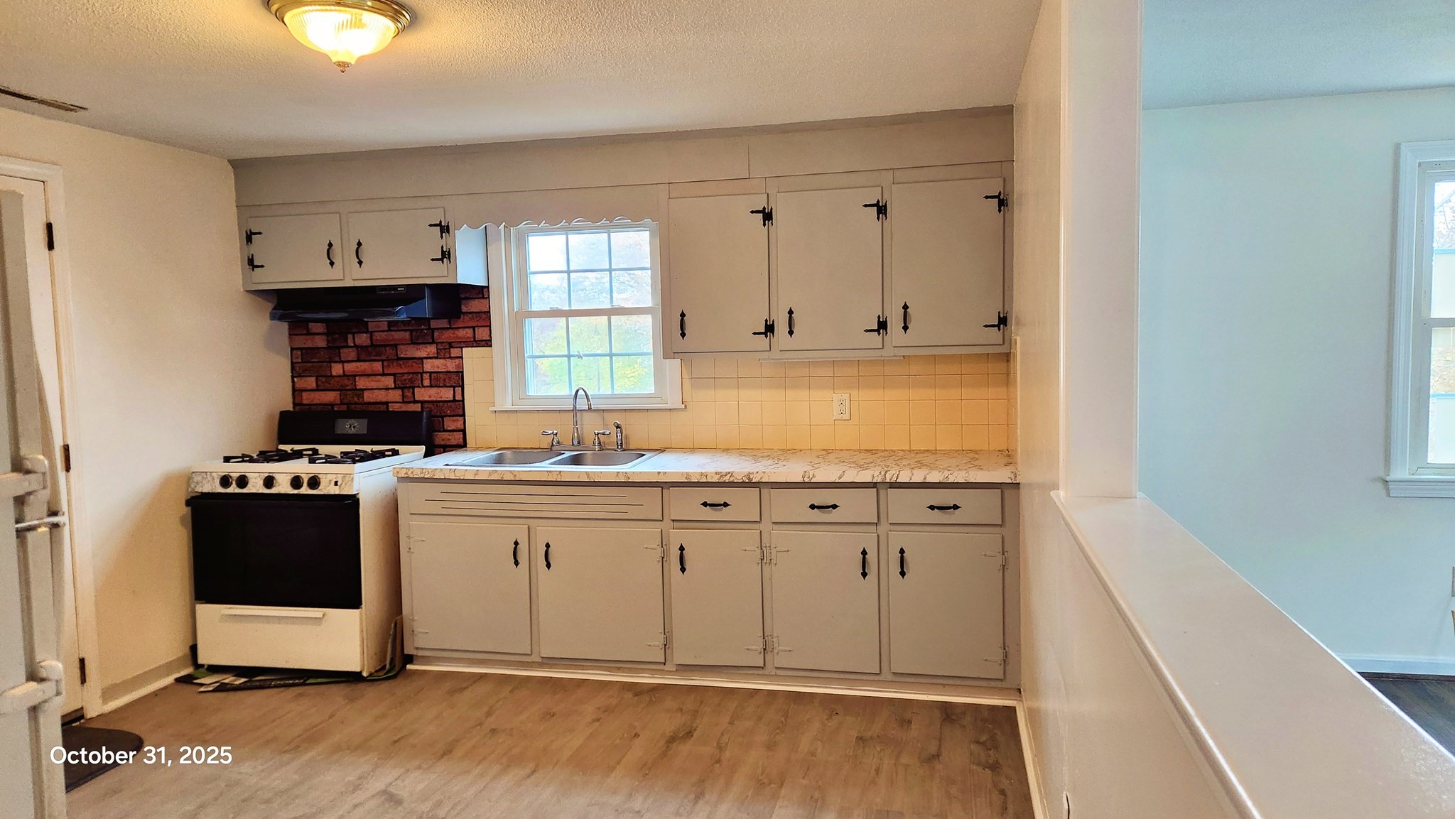 138 W Forest St, Lowell, MA 01851 - Image 23