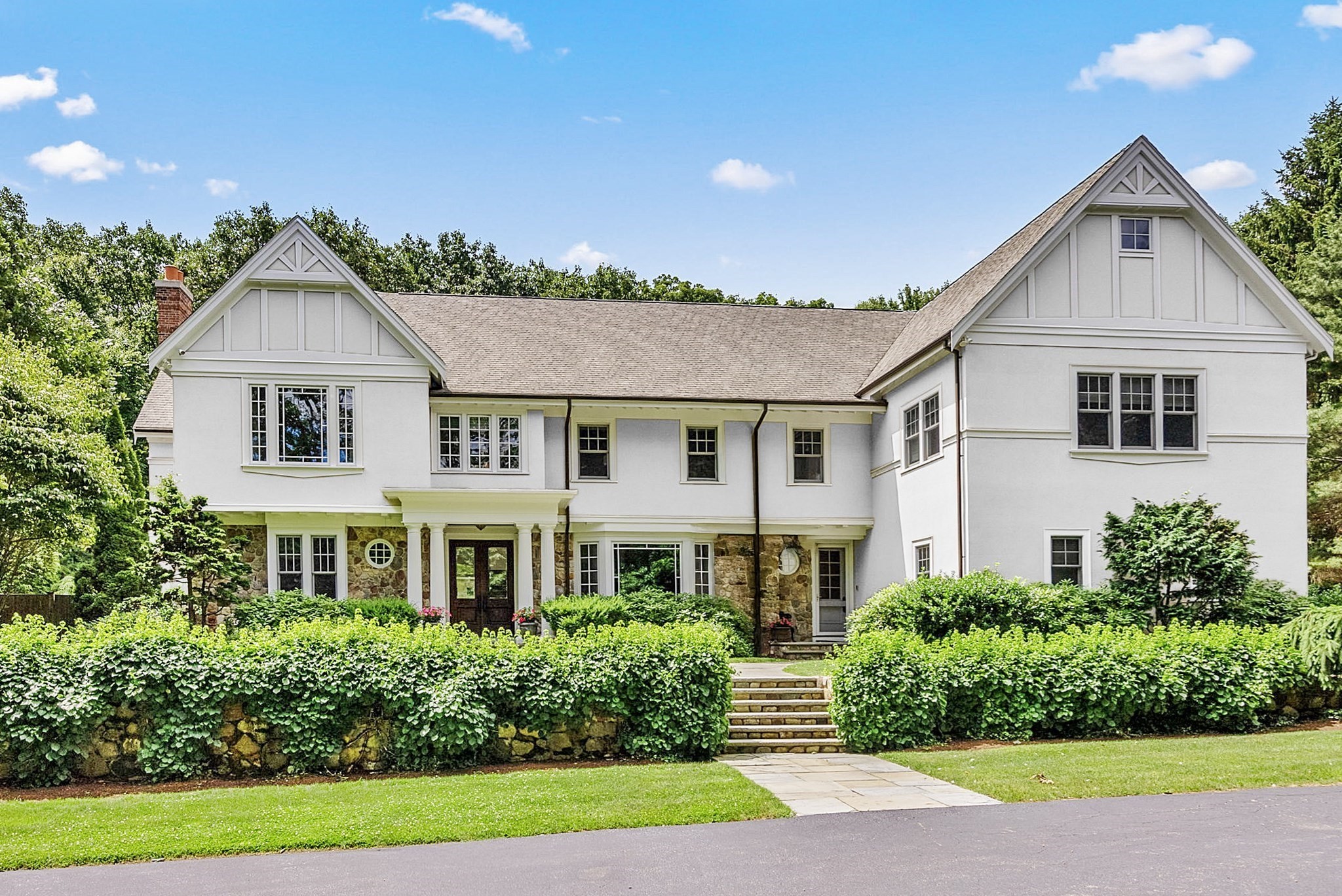 23 Stonecroft Circle, Weston, MA 02493