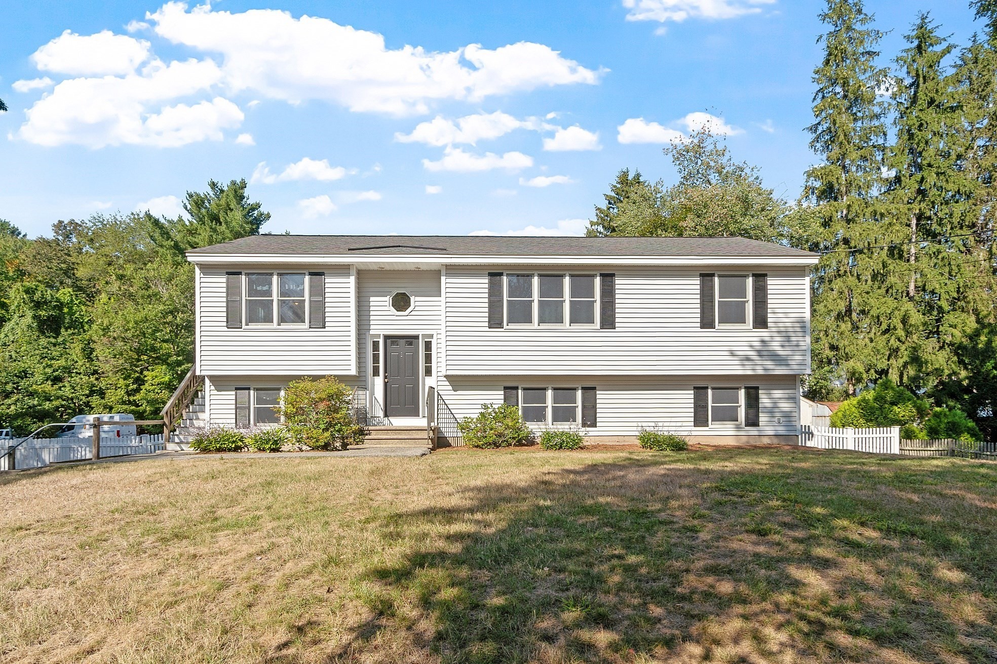 3 Oakdale Road, Wilmington, MA 01887
