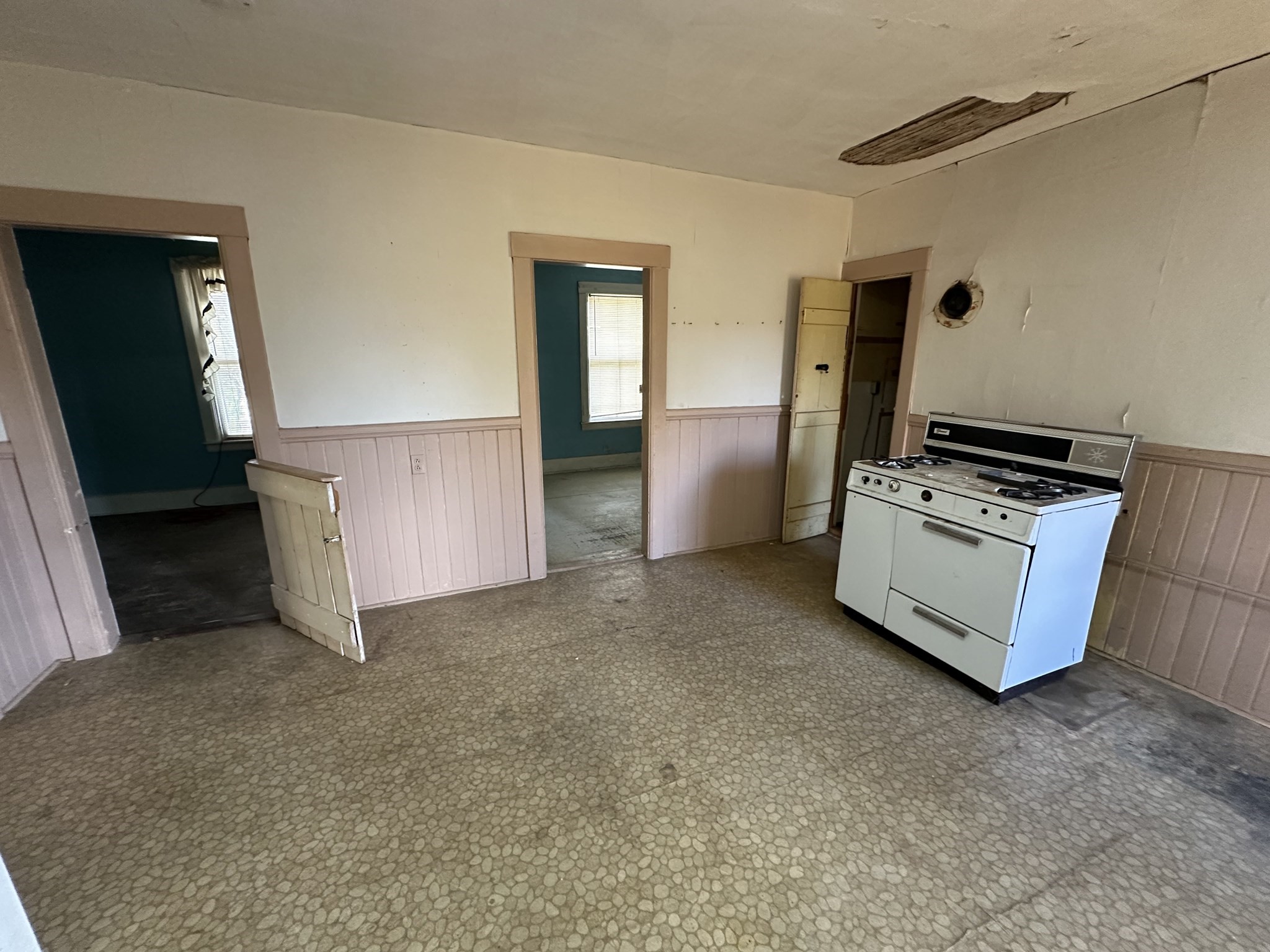 127 Cliff St, Southbridge, MA 01550 - Image 29