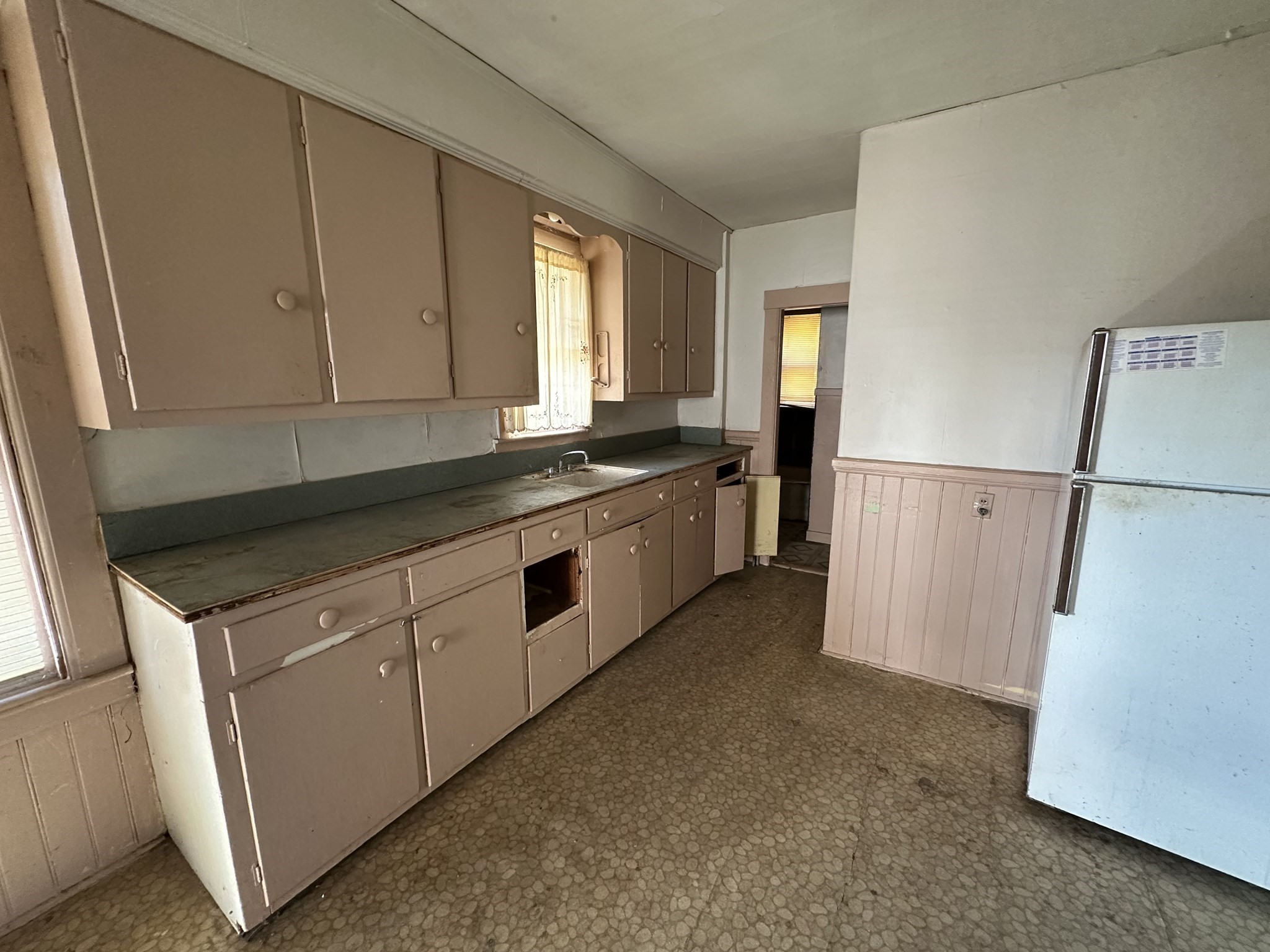 127 Cliff St, Southbridge, MA 01550 - Image 33