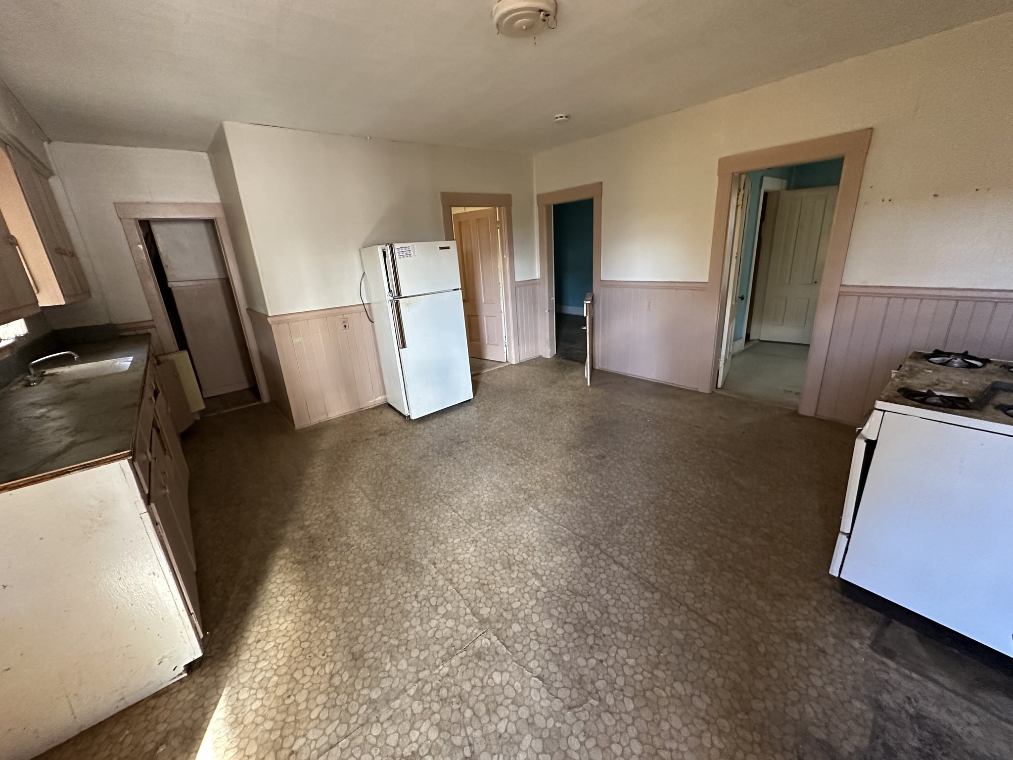 127 Cliff St, Southbridge, MA 01550 - Image 34