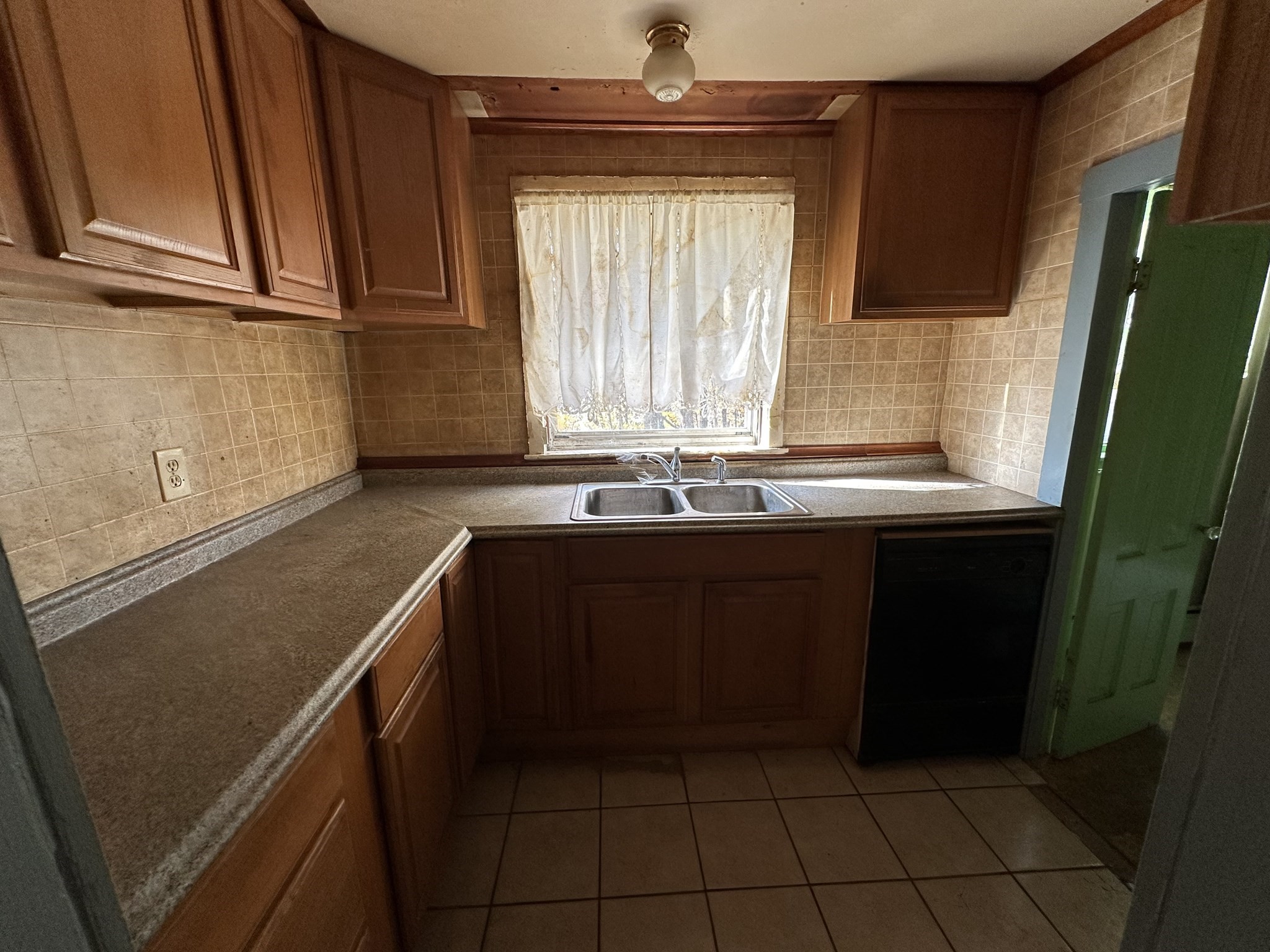 127 Cliff St, Southbridge, MA 01550 - Image 7