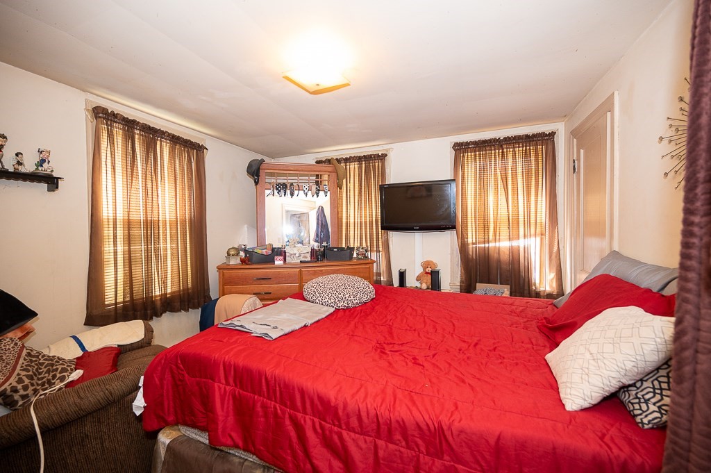 128 128 1/2 Elm St, Southbridge, MA 01550 - Image 15