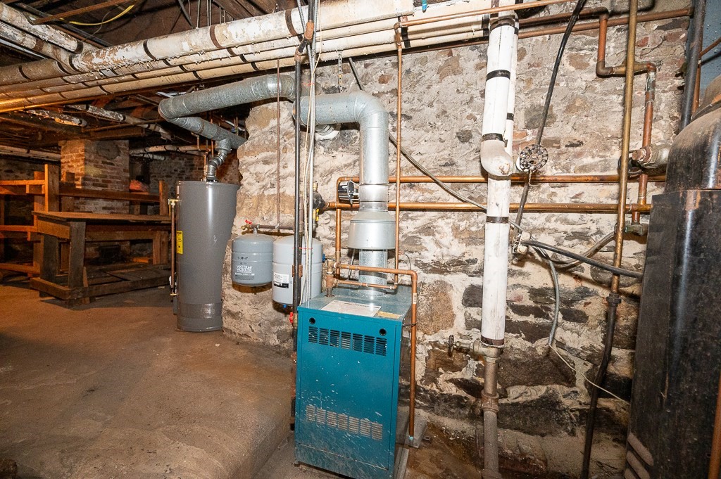 128 128 1/2 Elm St, Southbridge, MA 01550 - Image 41