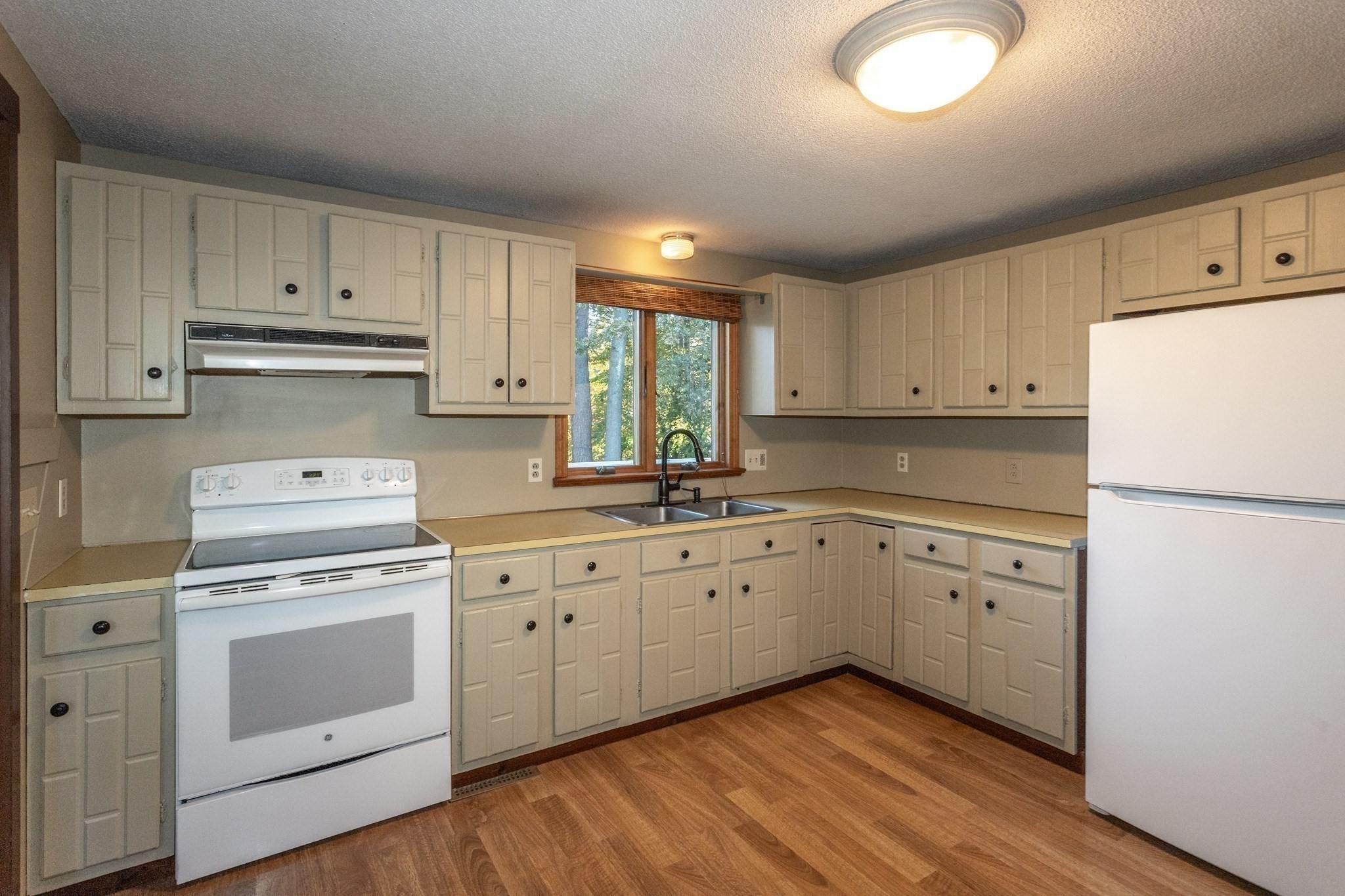 163 Barbara St, Westfield, MA 01085 - Image 11