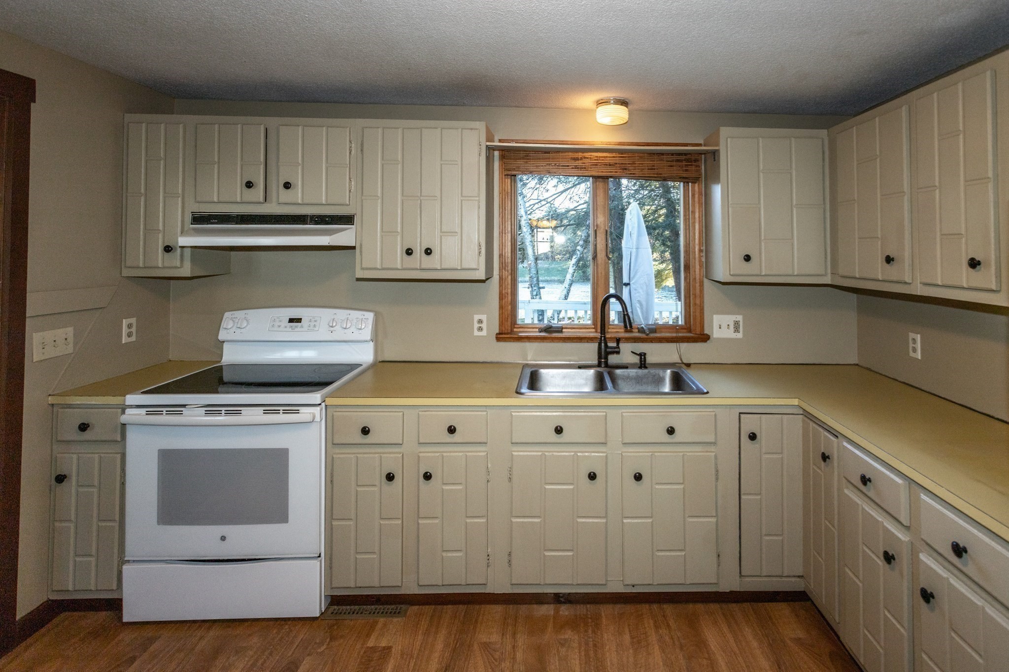 163 Barbara St, Westfield, MA 01085 - Image 8