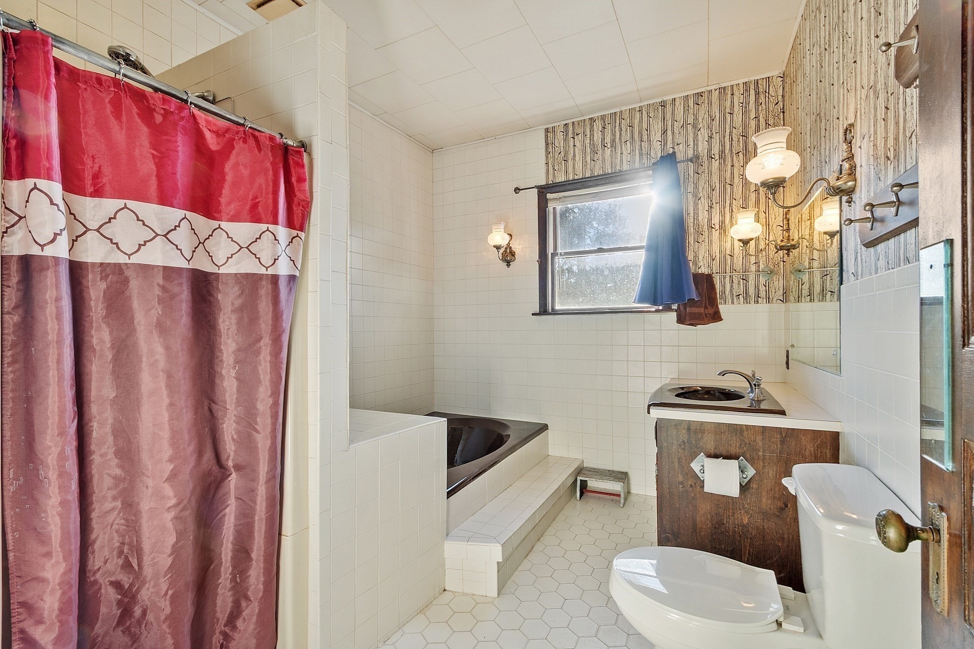 548 Fletcher St, Lowell, MA 01854 - Image 29