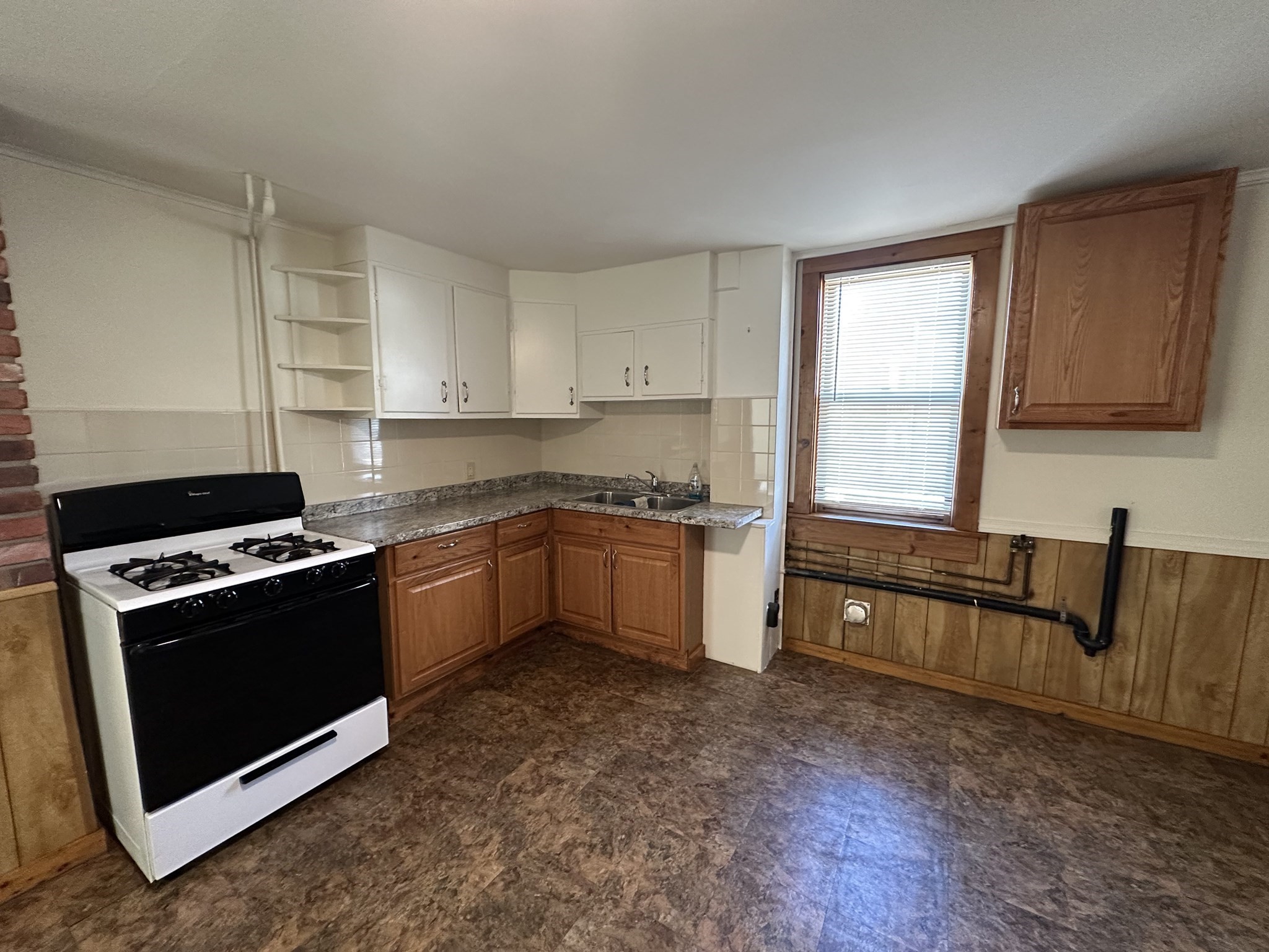 6 Walcott St, Southbridge, MA 01550 - Image 18