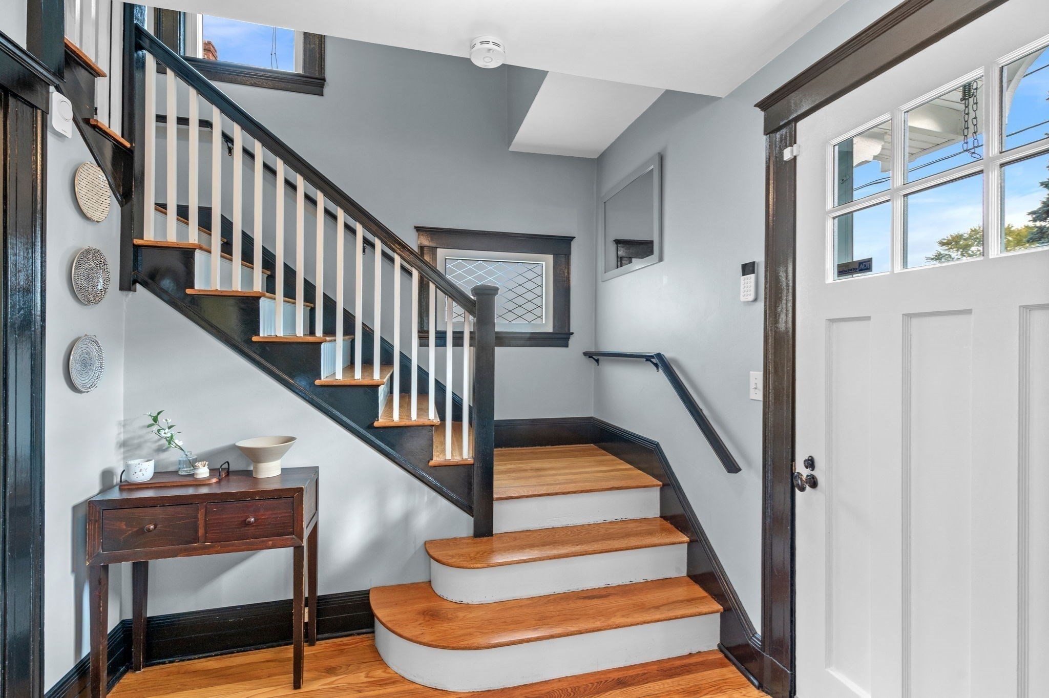 16 Lyman St, Beverly, MA 01915 - Image 2