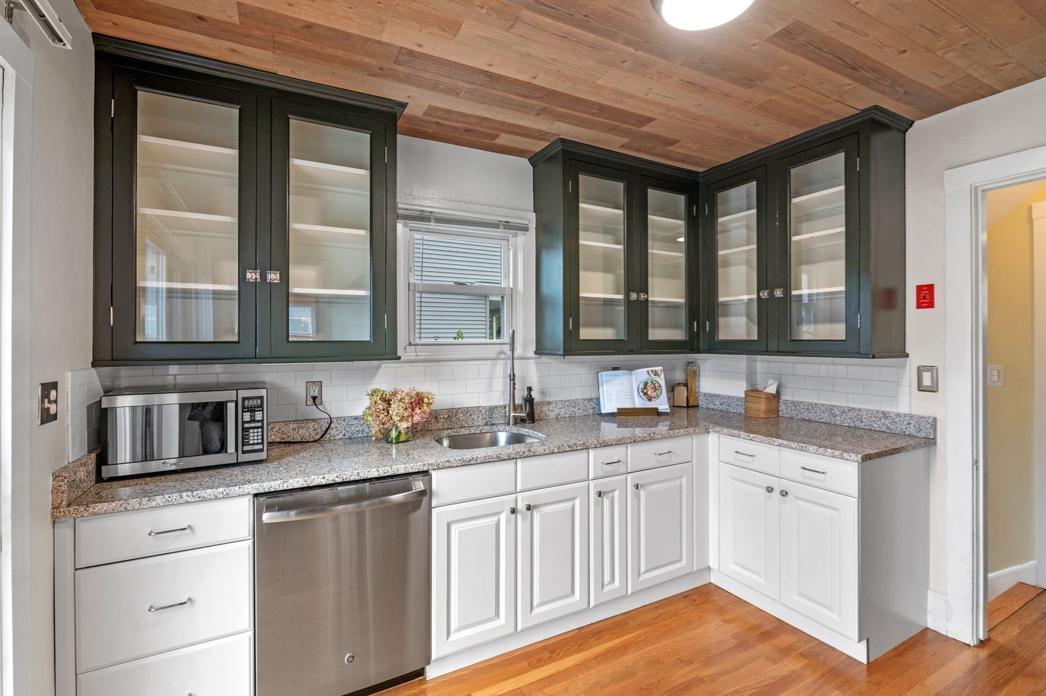 16 Lyman St, Beverly, MA 01915 - Image 9