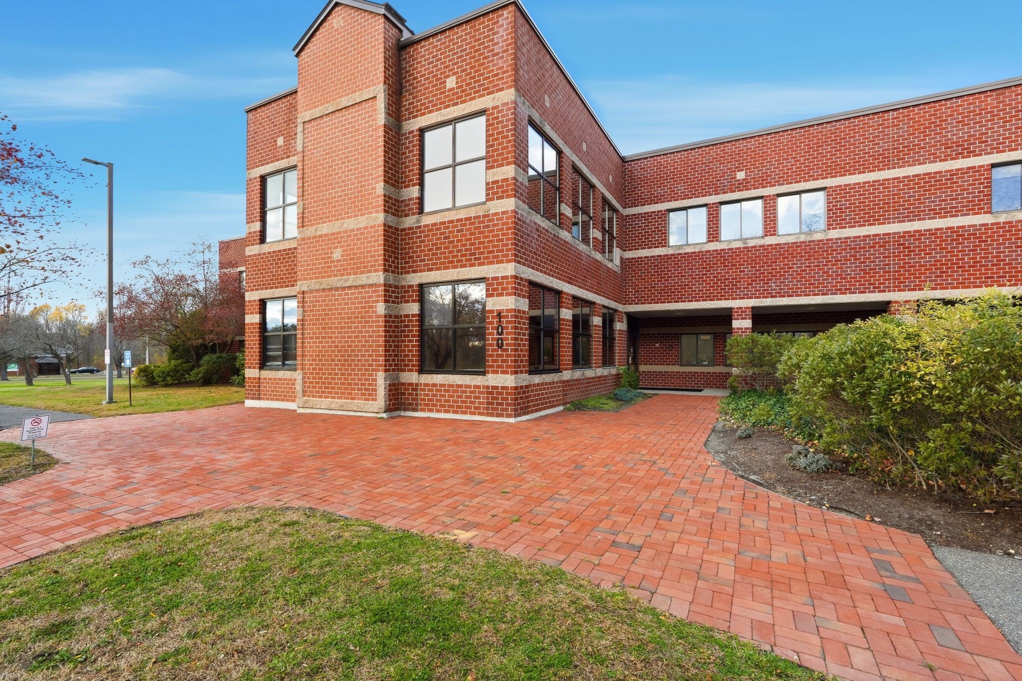 100 University Dr, Amherst, MA 01002 - Image 1
