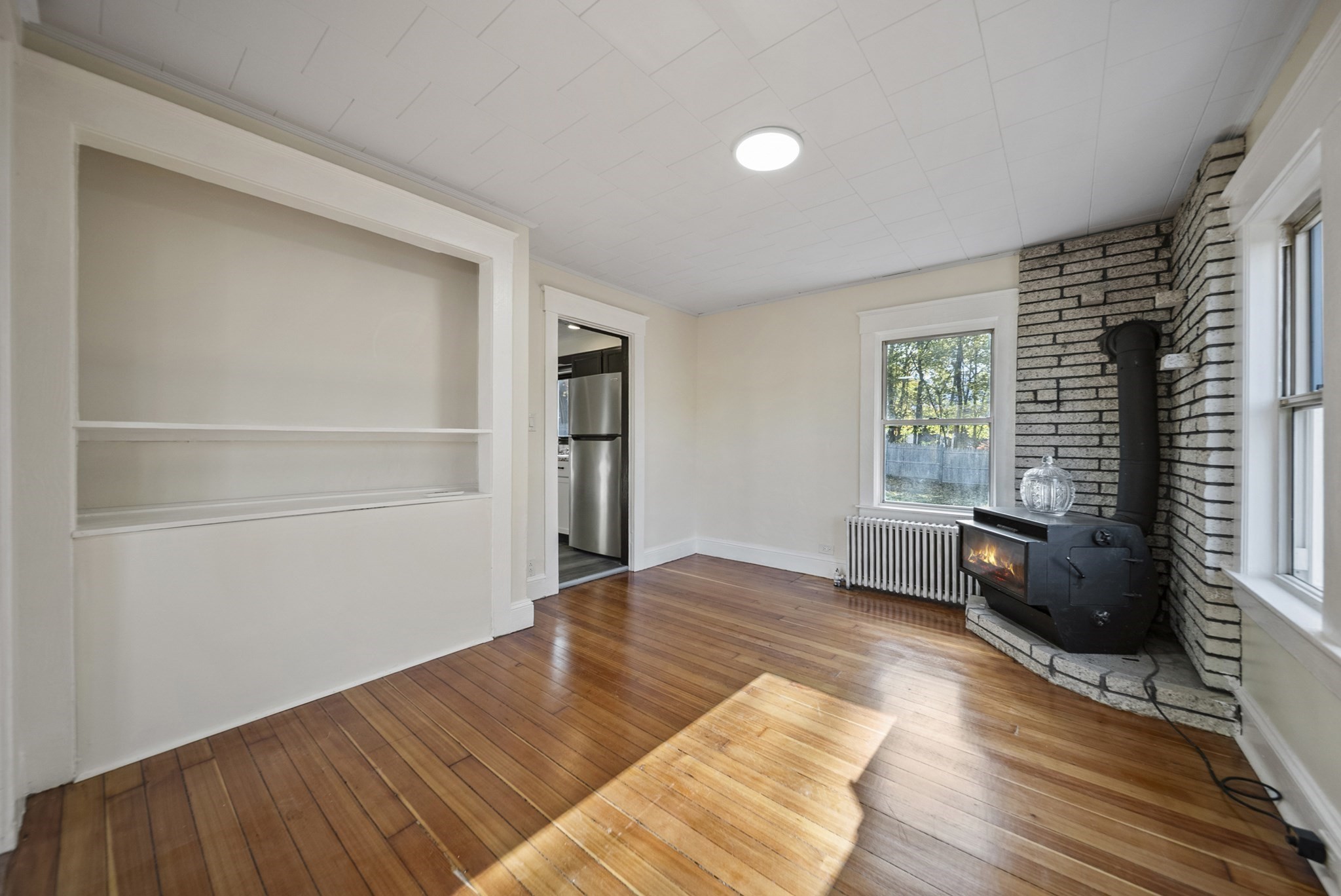 35 Thissell Ave, Dracut, MA 01826 - Image 2