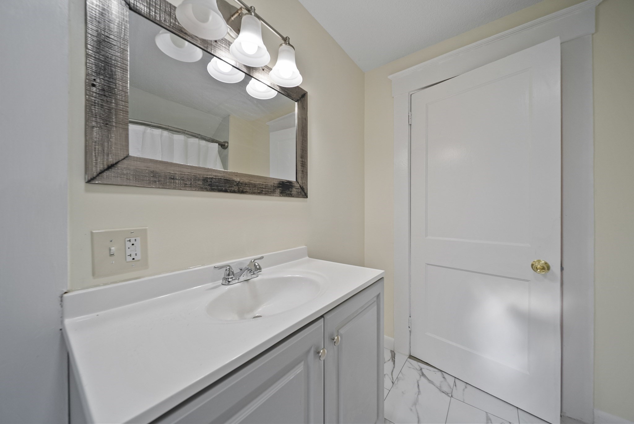 35 Thissell Ave, Dracut, MA 01826 - Image 14