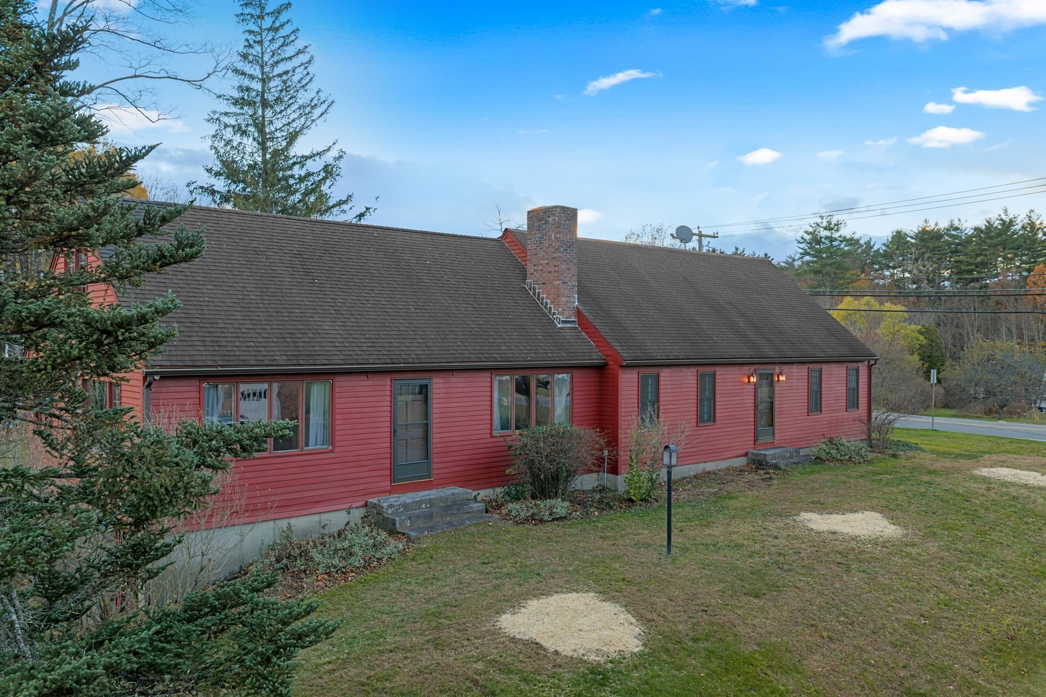 4 Pickett Ln, Greenfield, MA 01301 - Image 2