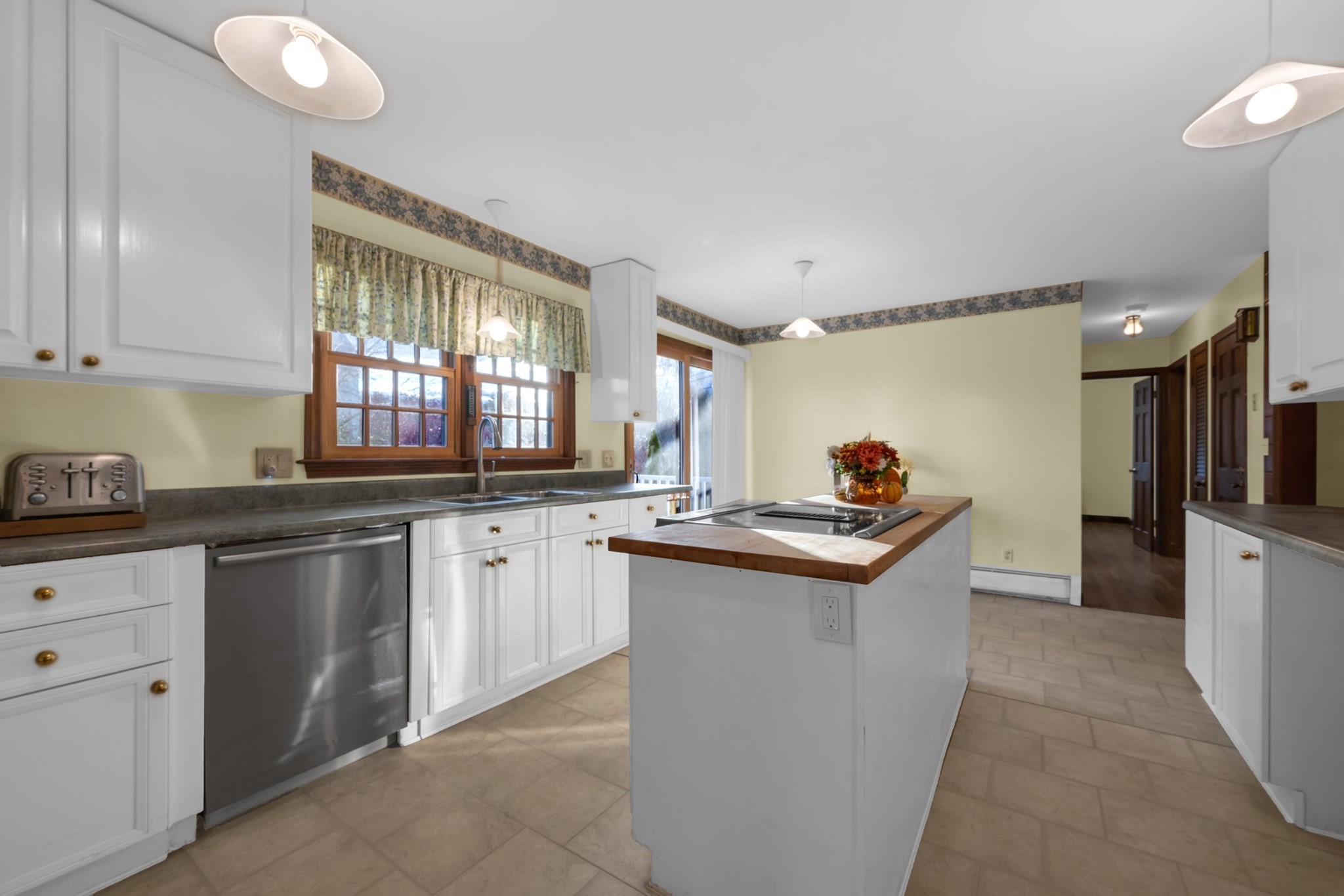 4 Pickett Ln, Greenfield, MA 01301 - Image 10