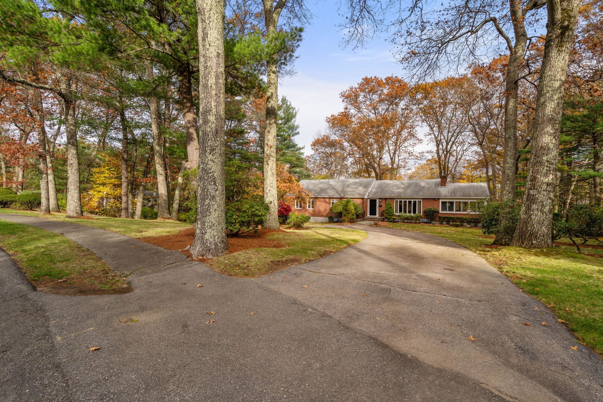 30 Richardson Dr, Needham, MA 02492