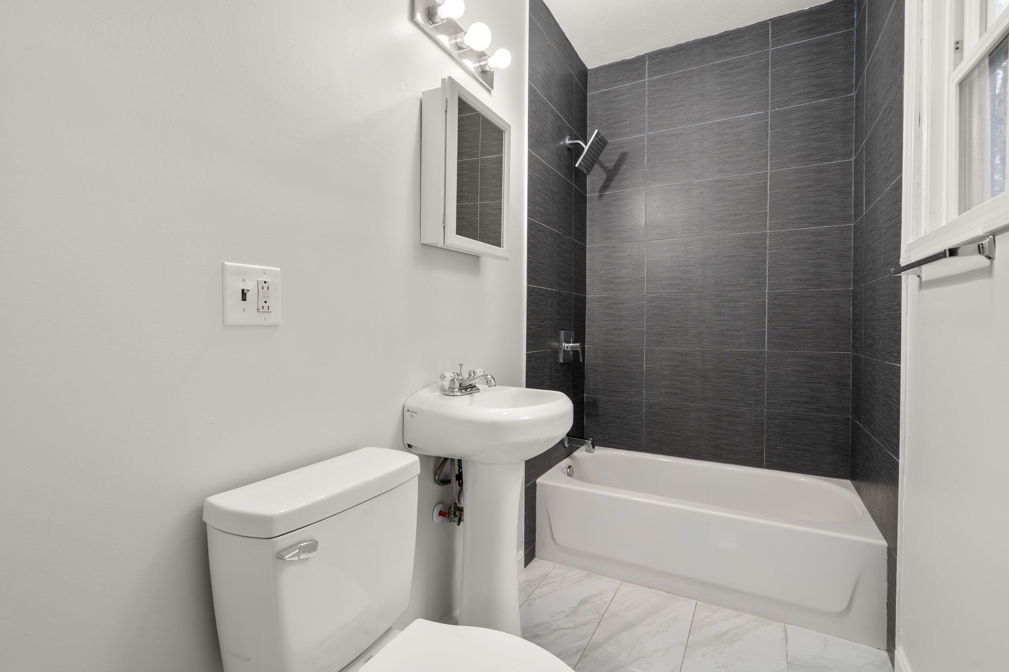 4 Albert Street, Worcester, MA 01610 - Image 12