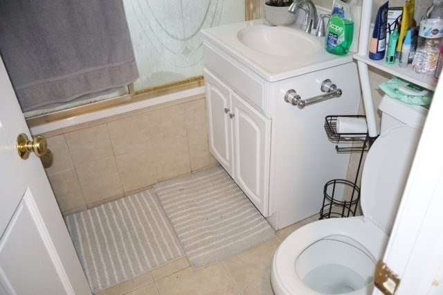 2 Lawrence Street, Methuen, MA 01844 - Image 33