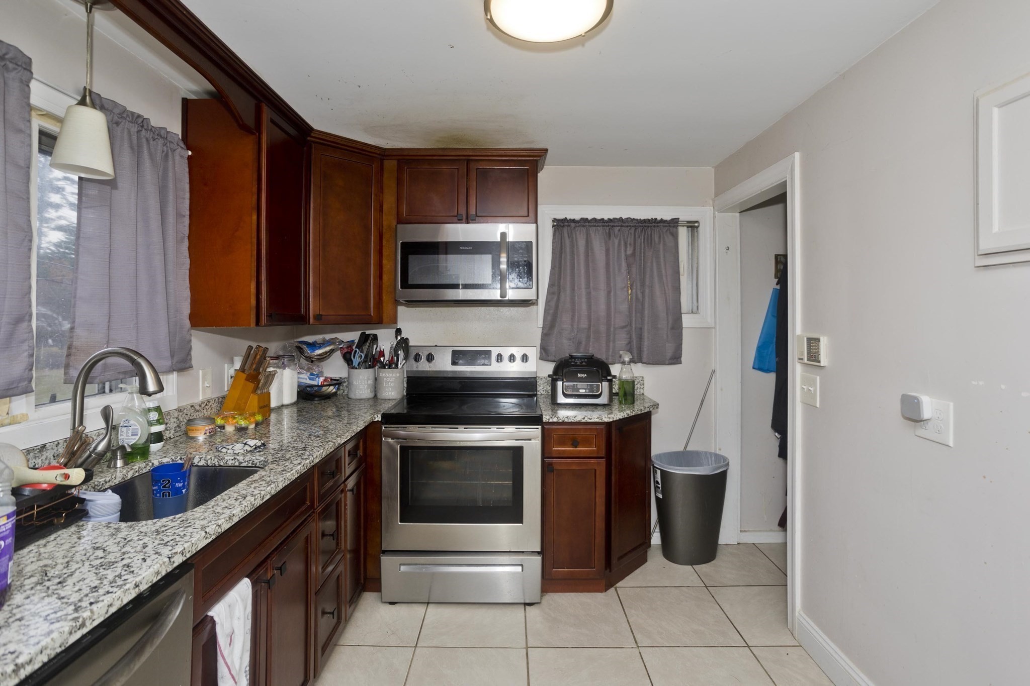 27 Middlebrook Dr, Springfield, MA 01129 - Image 5