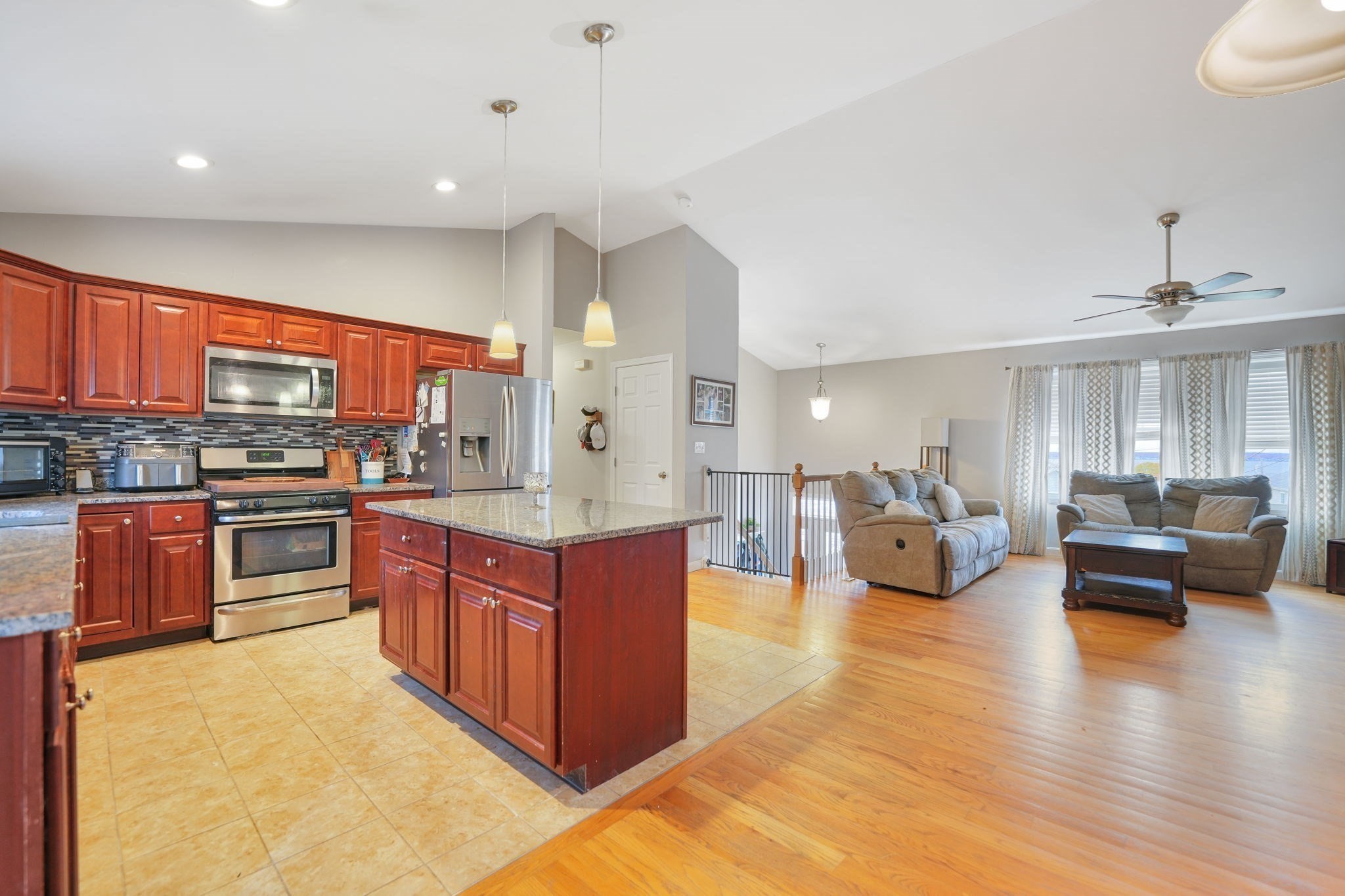 66 Bailey St, Fall River, MA 02724 - Image 9