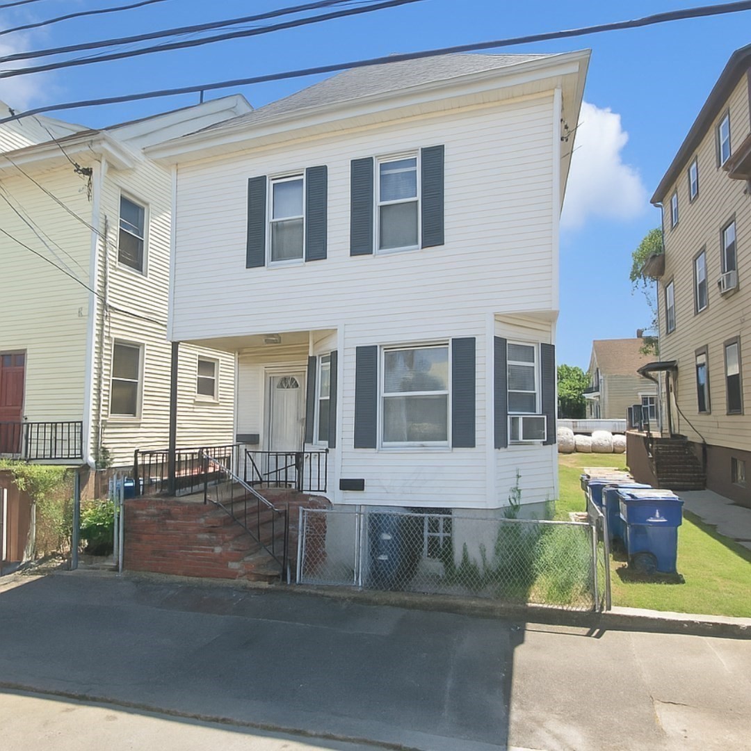 24 Thompson St, New Bedford, MA 02740