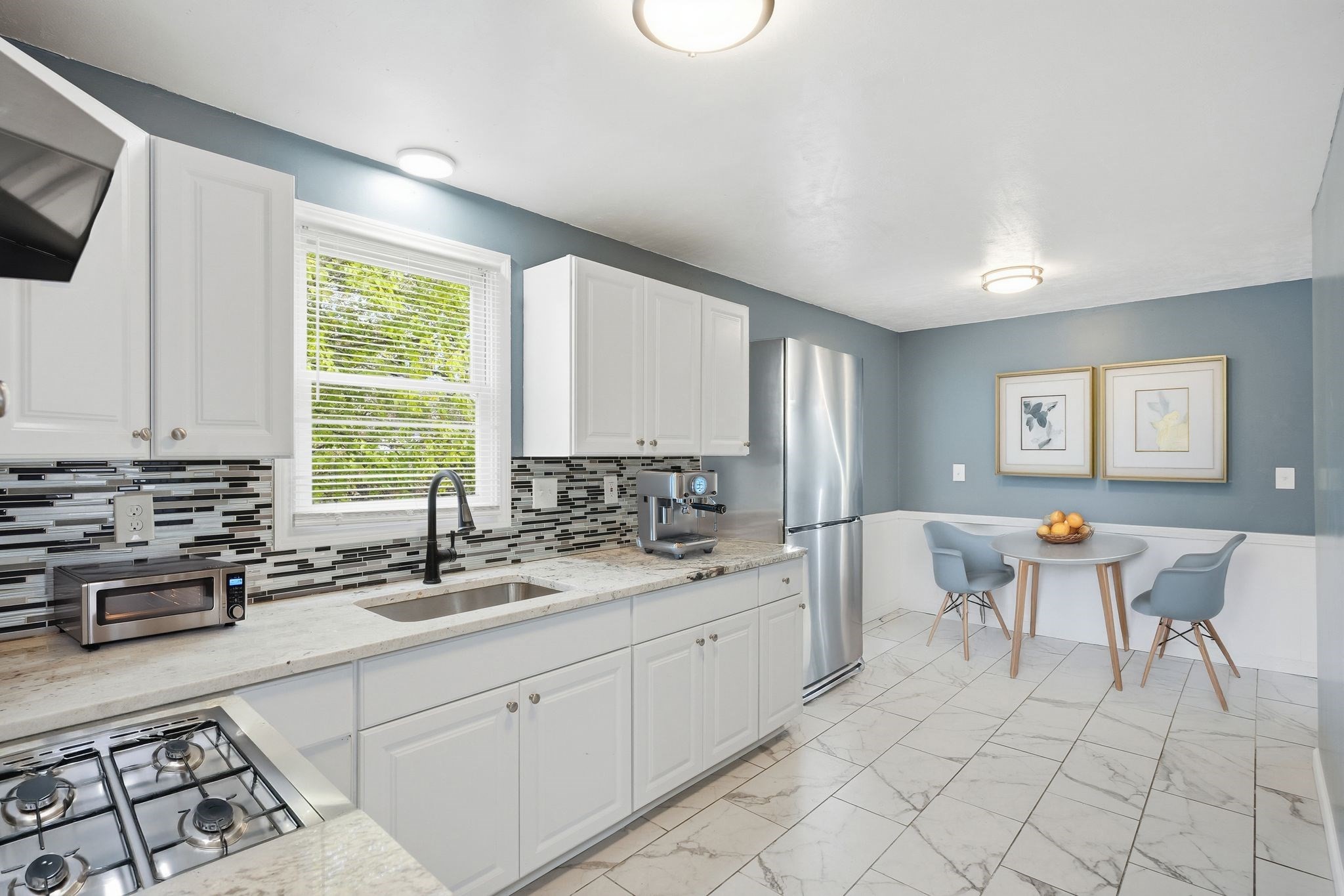 19 Emily St, Springfield, MA 01109 - Image 2