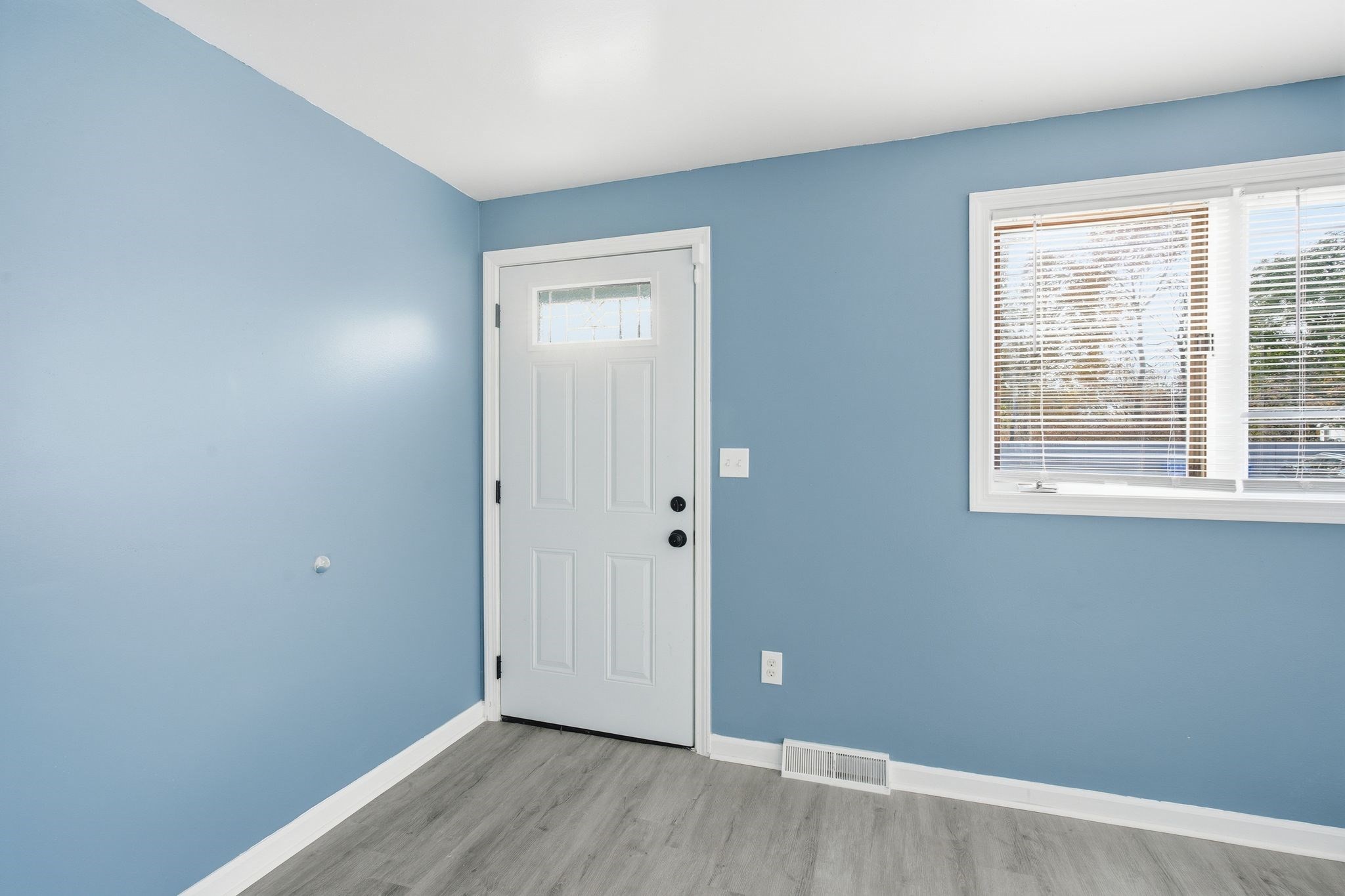 19 Emily St, Springfield, MA 01109 - Image 7