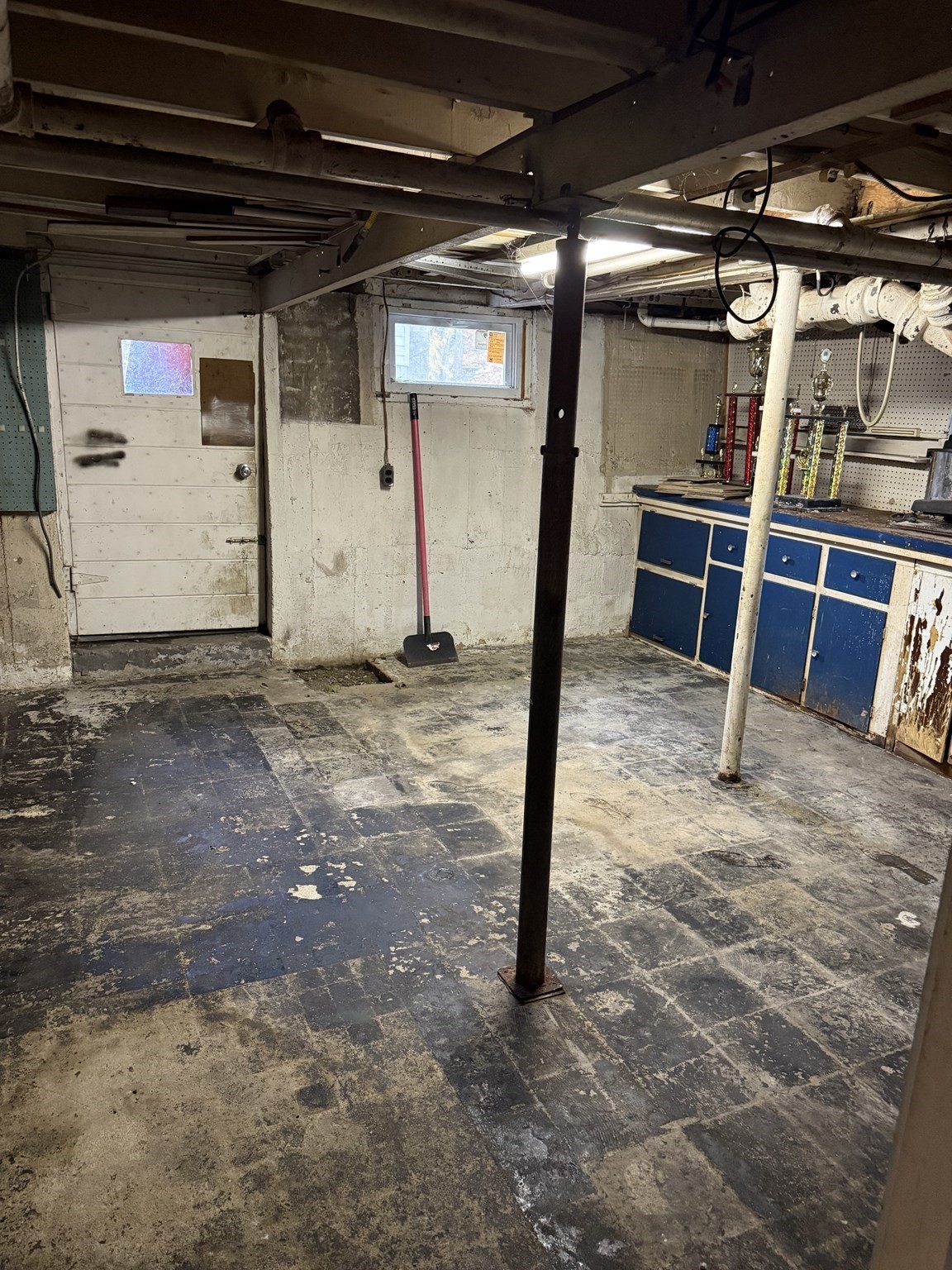 102 Weare St, Lawrence, MA 01840 - Image 25